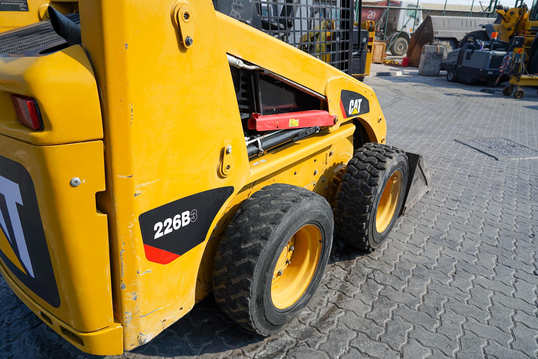 2015 CAT 226B3 Skid Steer Loader - Image 10