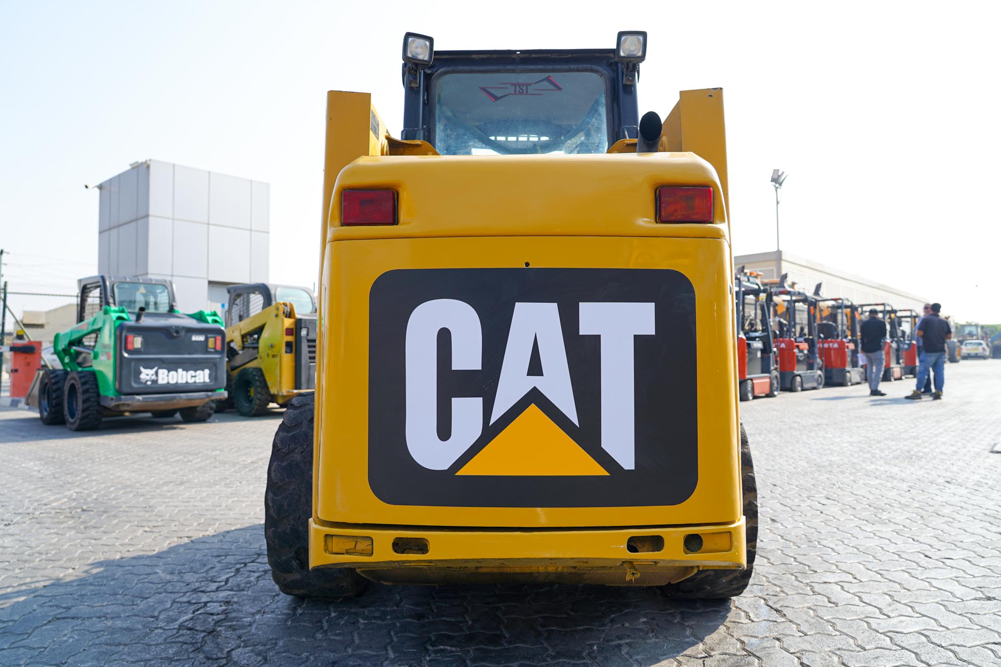 2015 CAT 226B3 Skid Steer Loader - Image 11