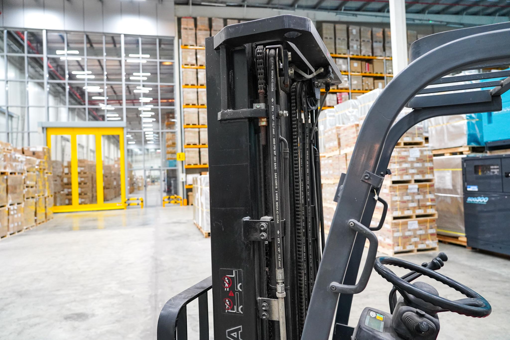 2015 Toyota 7FBEU18 2900 lb 1.3 Ton Electric Forklift - Image 13