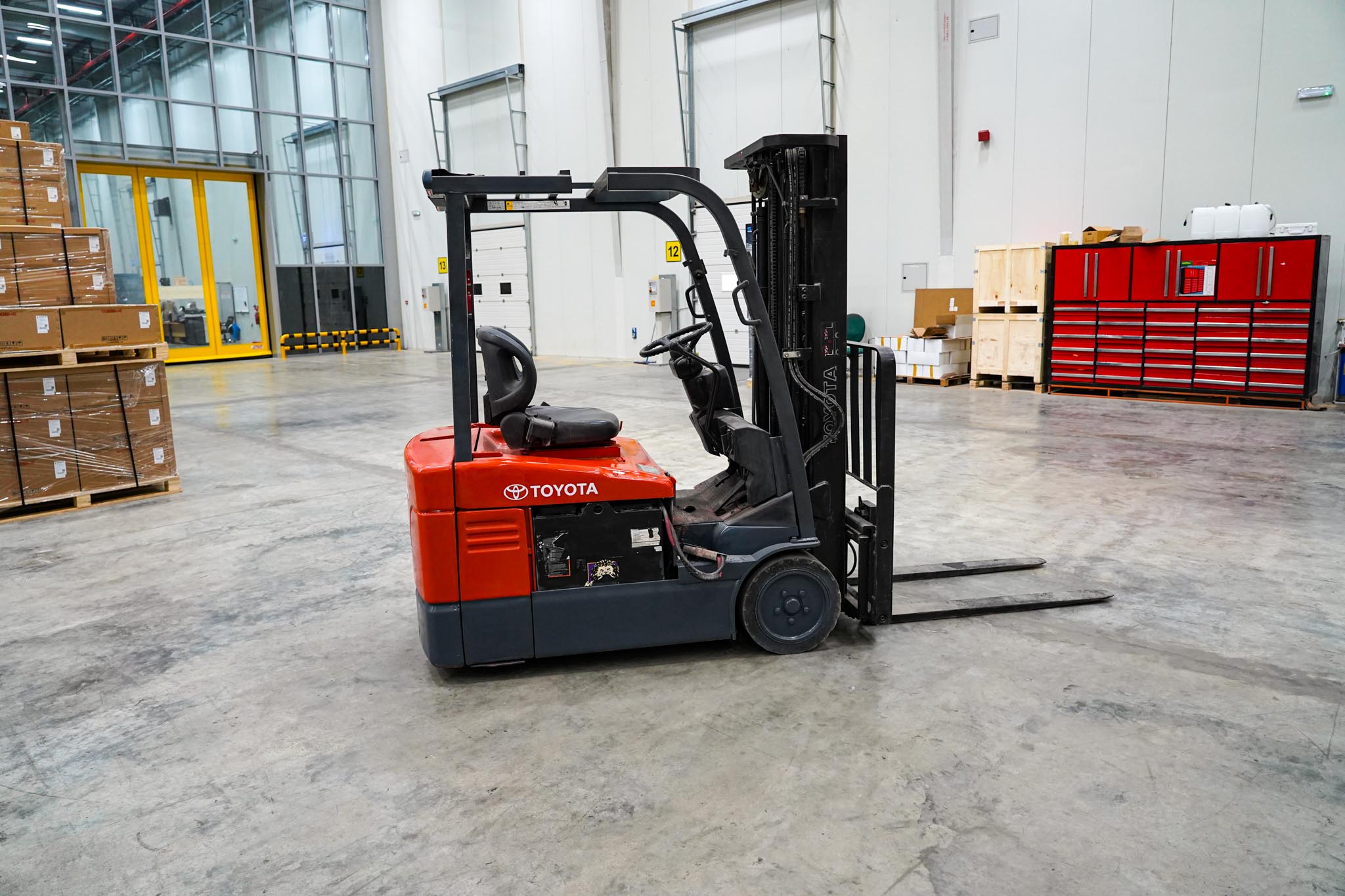 2015 Toyota 7FBEU18 2900 lb 1.3 Ton Electric Forklift - Image 6