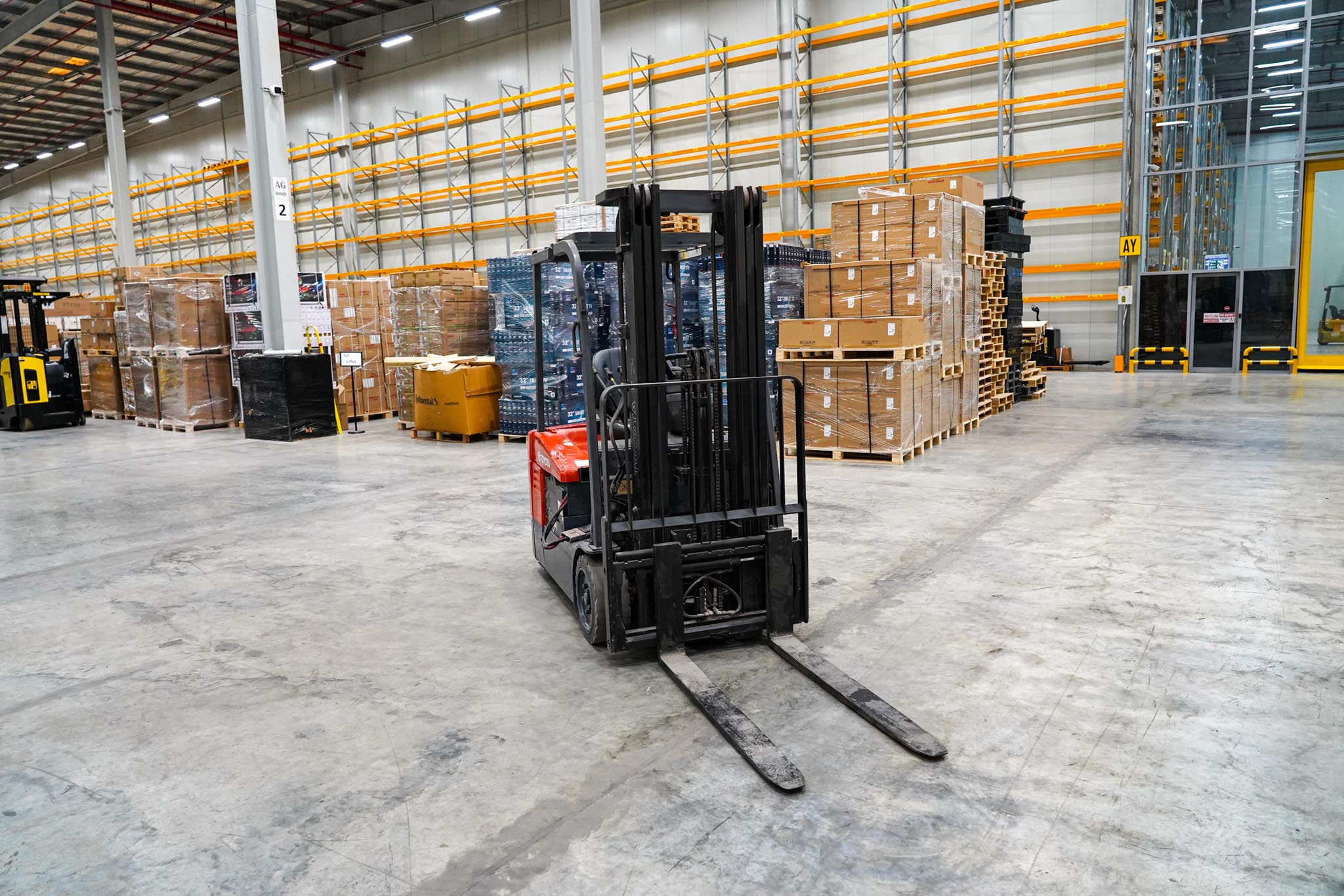 2015 Toyota 7FBEU18 2900 lb 1.3 Ton Electric Forklift - Image 7