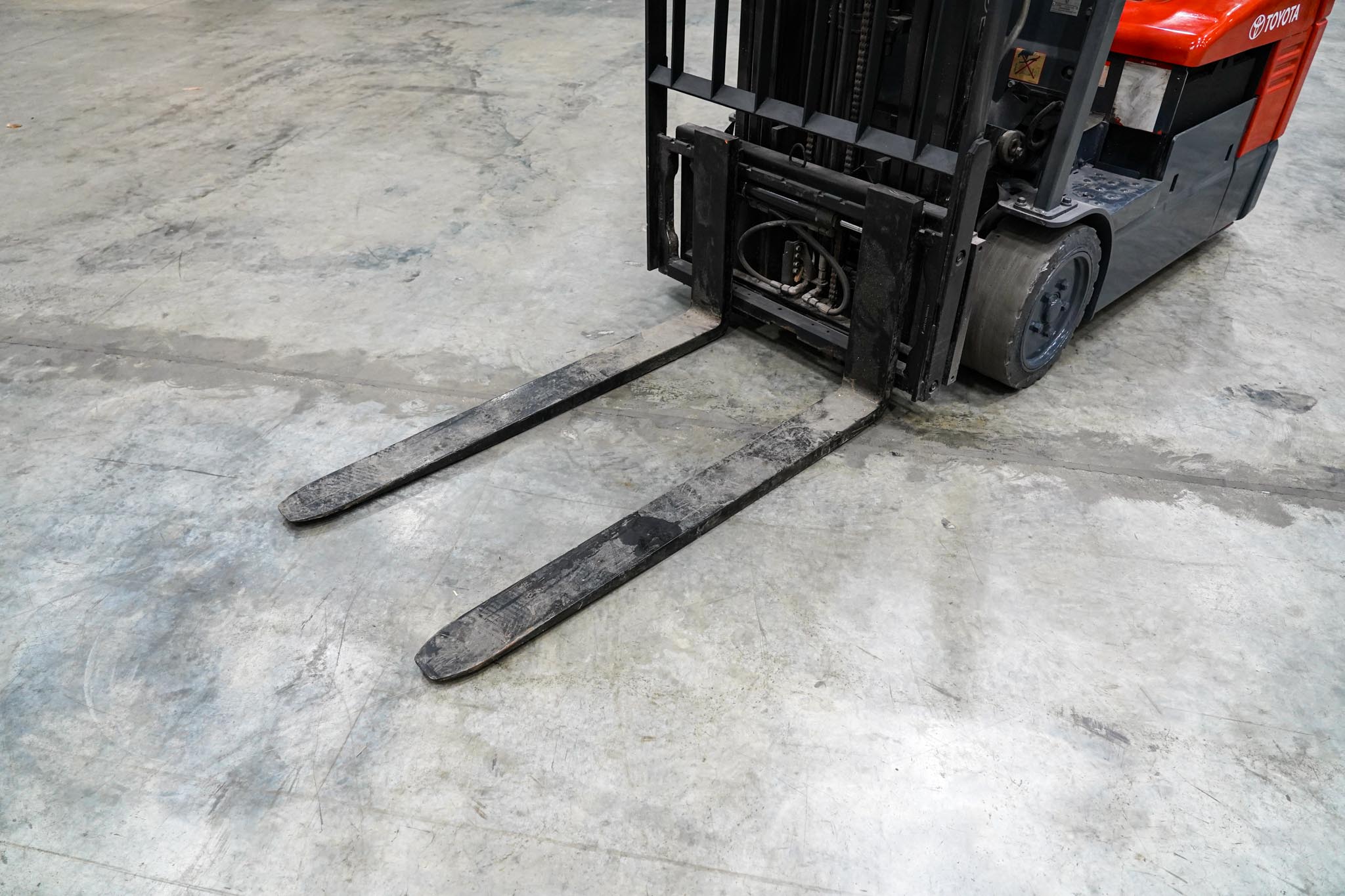 2015 Toyota 7FBEU18 2900 lb 1.3 Ton Electric Forklift - Image 11