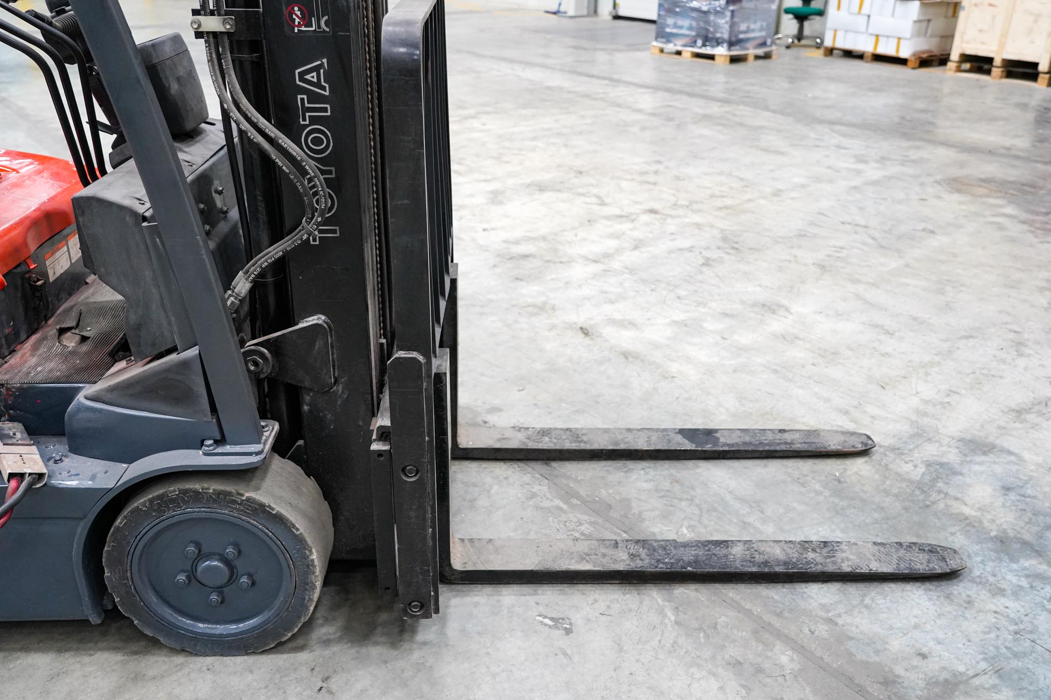 2015 Toyota 7FBEU18 2900 lb 1.3 Ton Electric Forklift - Image 12