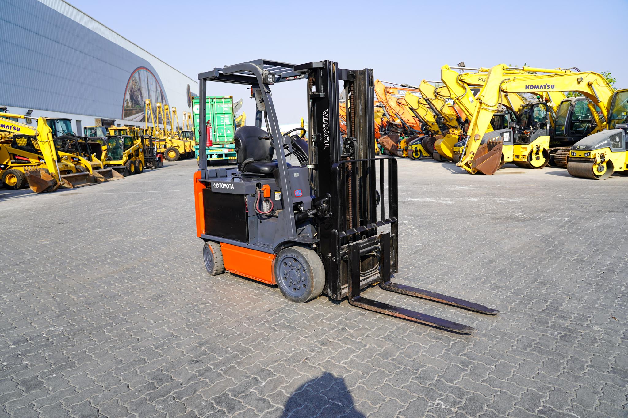 2018 Toyota 8FBCU25 2 Ton 4400 lb Electric Forklift - Image 5