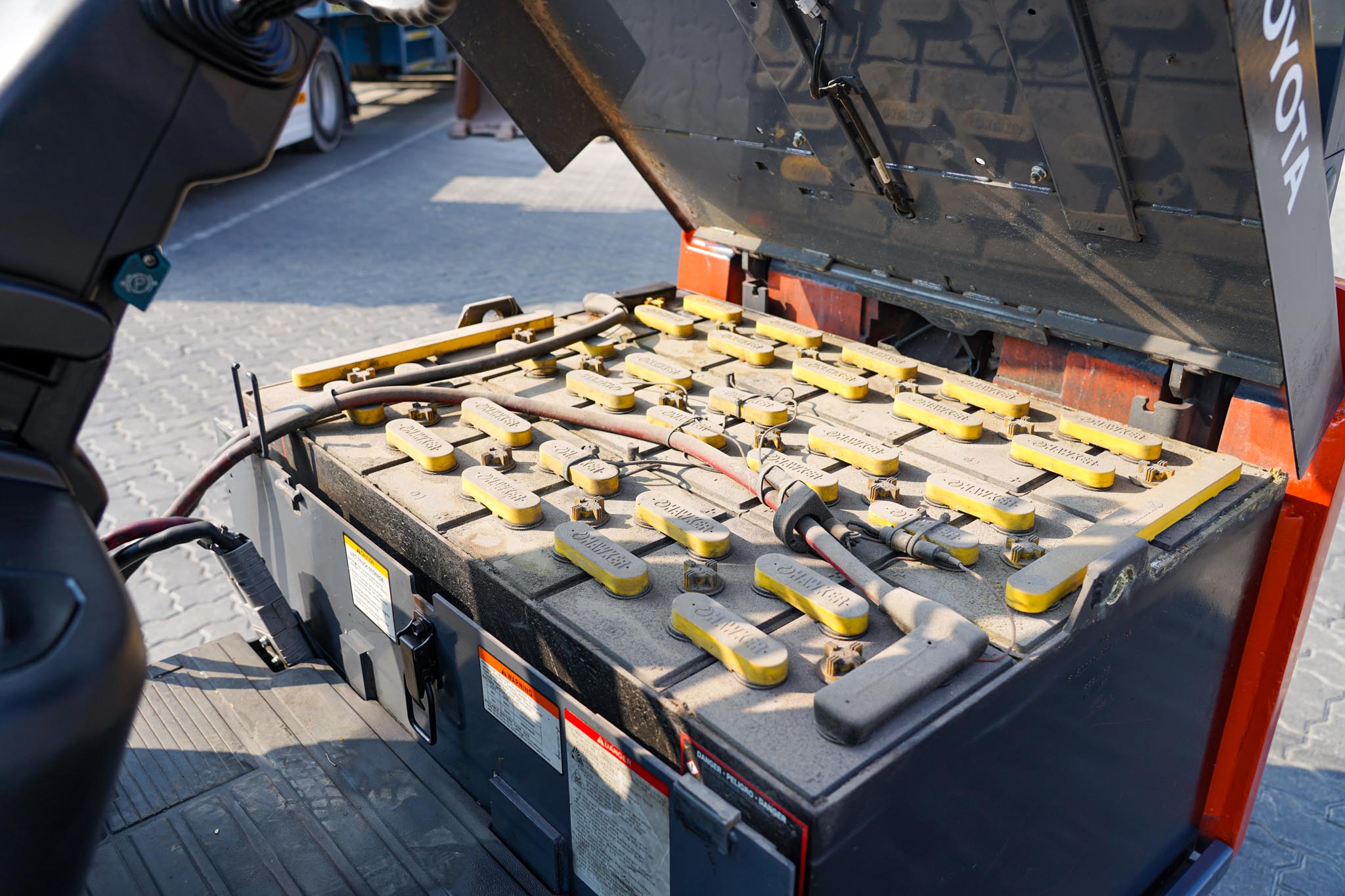 2018 Toyota 8FBCU25 2 Ton 4400 lb Electric Forklift - Image 24