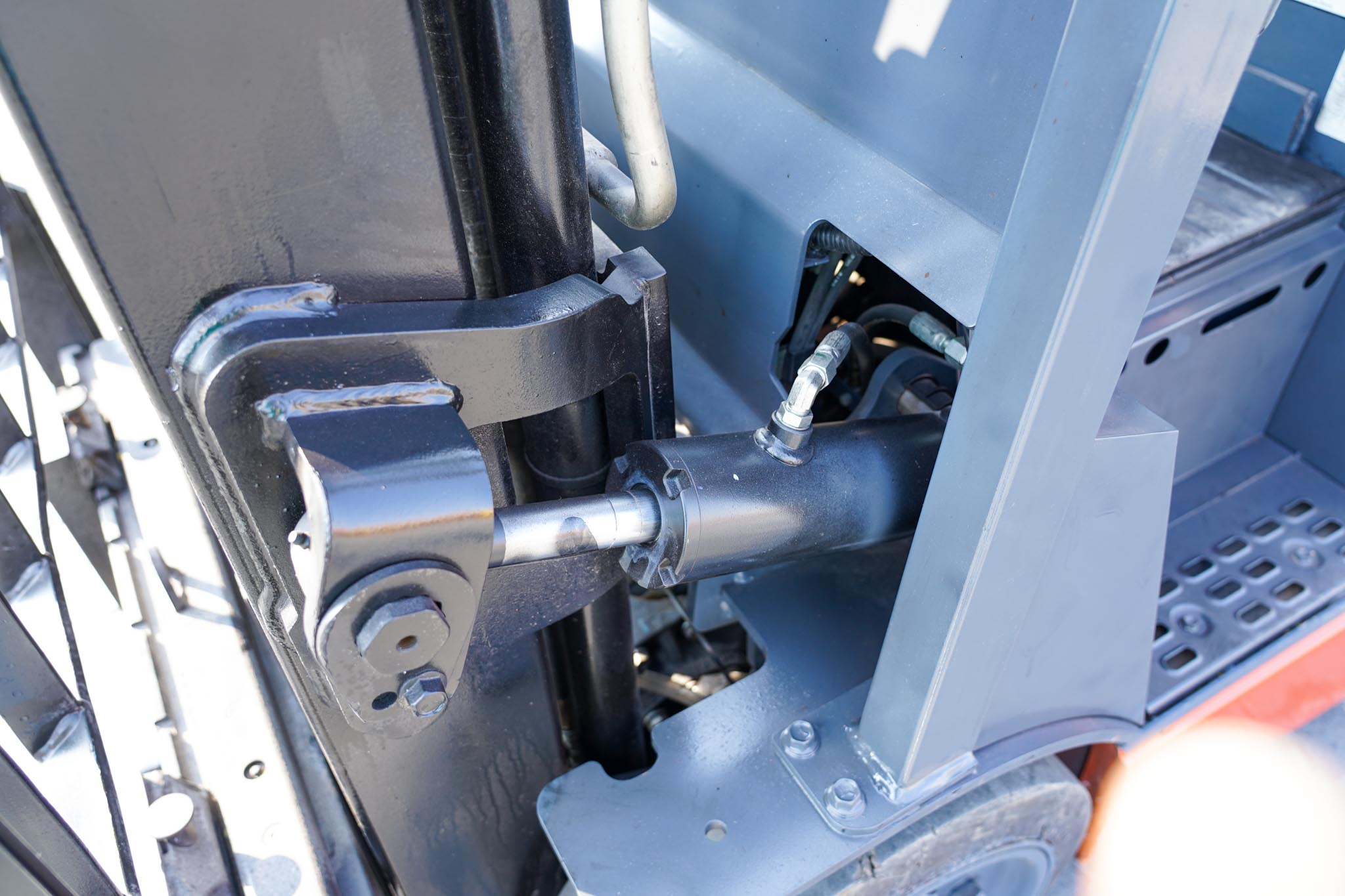 2018 Toyota 8FBCU25 2 Ton 4400 lb Electric Forklift - Image 26