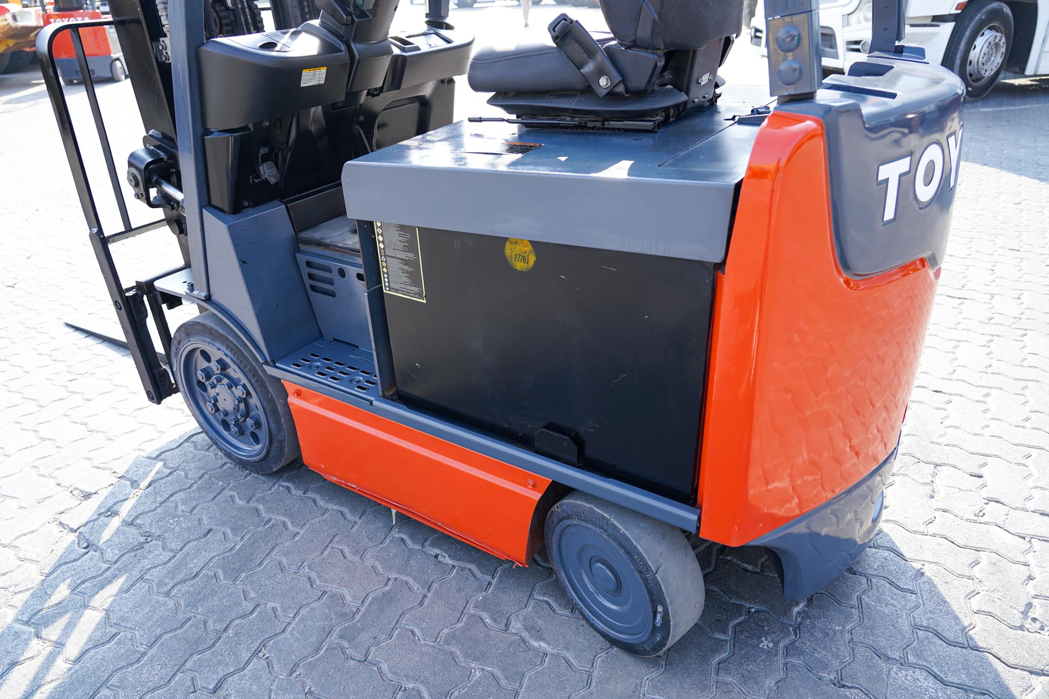 2018 Toyota 8FBCU25 2 Ton 4400 lb Electric Forklift - Image 19