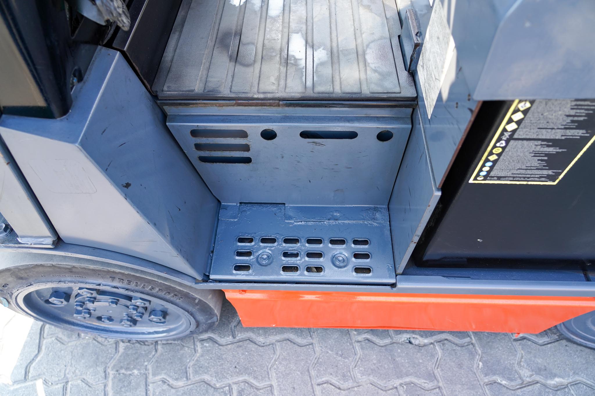 2018 Toyota 8FBCU25 2 Ton 4400 lb Electric Forklift - Image 20