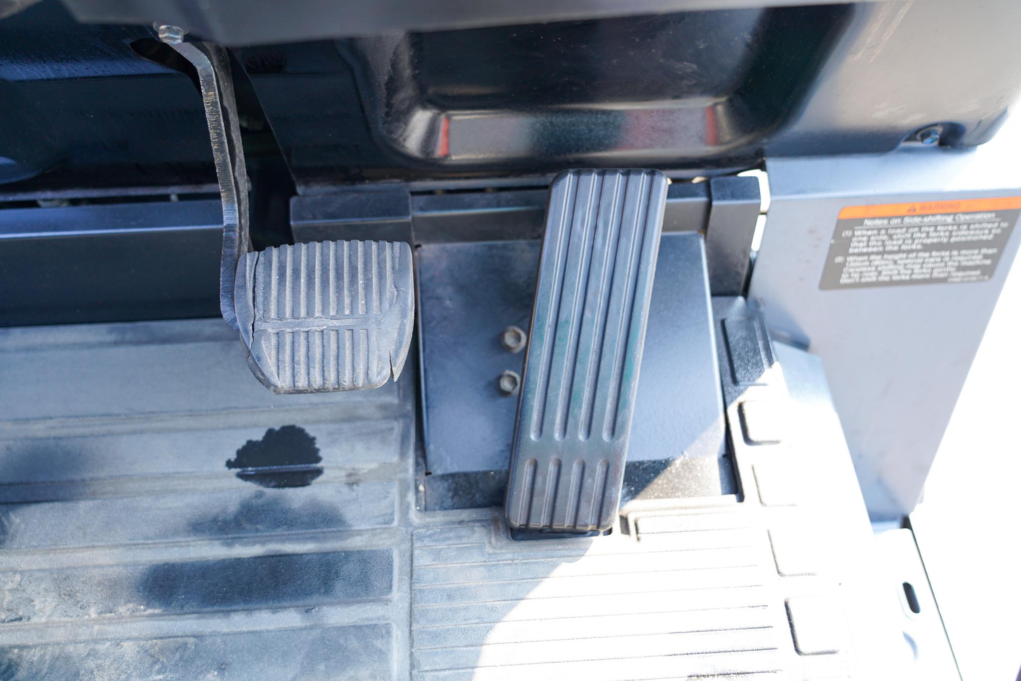 2018 Toyota 8FBCU25 2 Ton 4400 lb Electric Forklift - Image 24