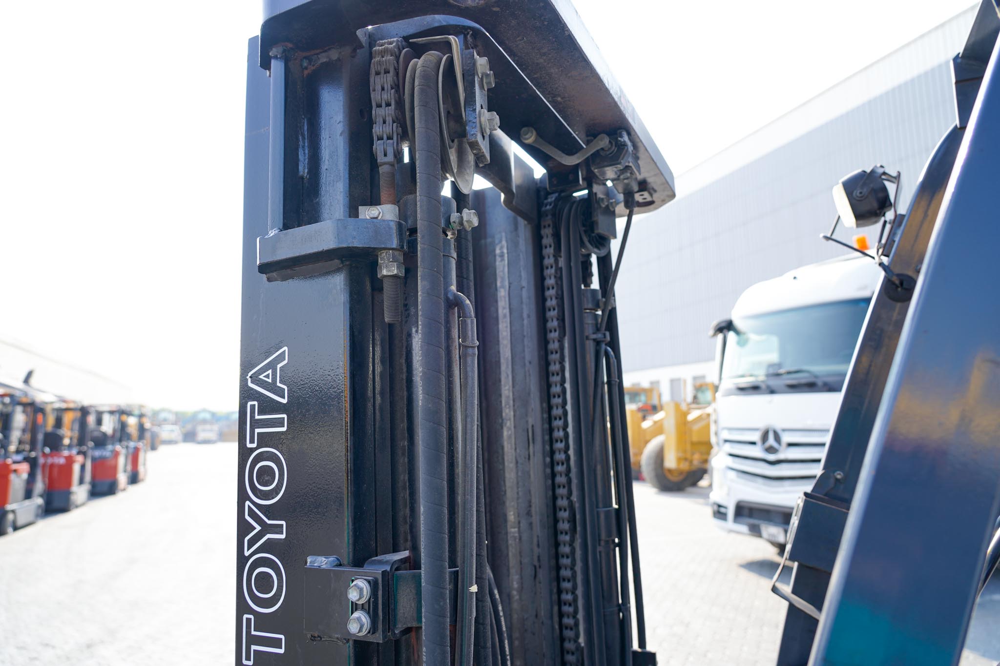 2018 Toyota 8FBCU25 2 Ton 4400 lb Electric Forklift - Image 28