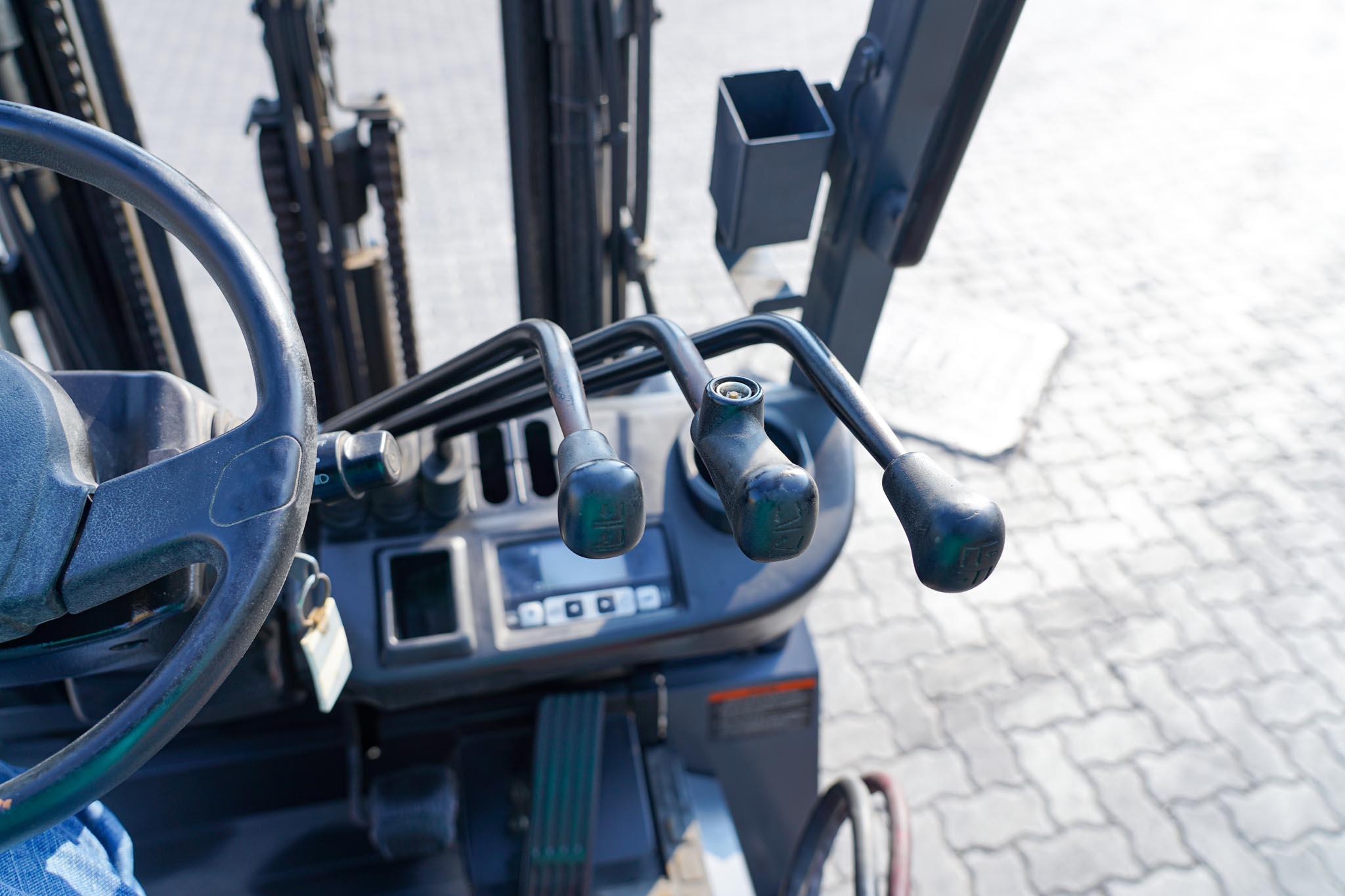 2018 Toyota 8FBCU25 2 Ton 4400 lb Cushion Tire Electric Forklift - Image 23