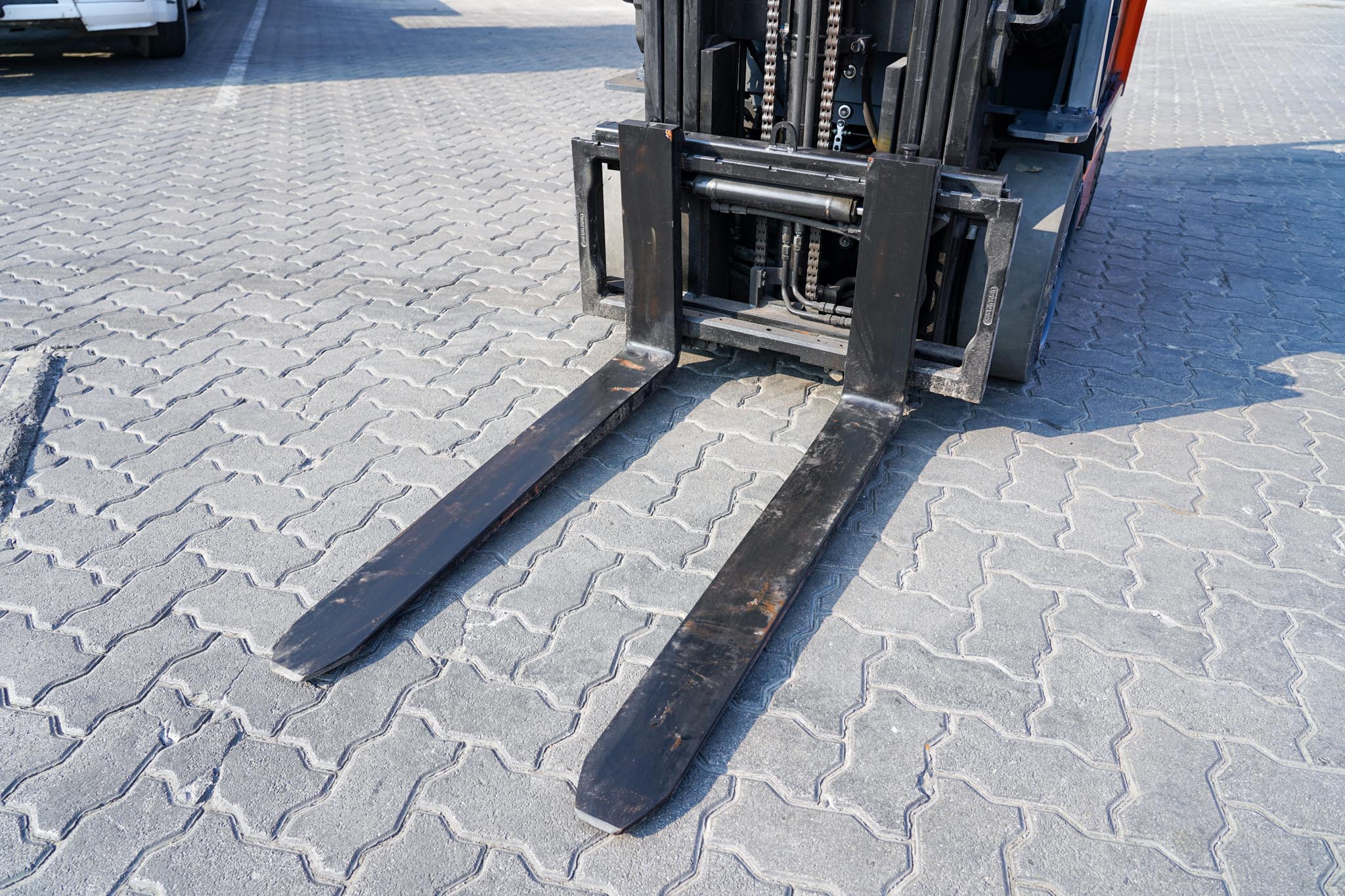 2018 Toyota 8FBCU25 2 Ton 4400 lb Cushion Tire Electric Forklift - Image 8