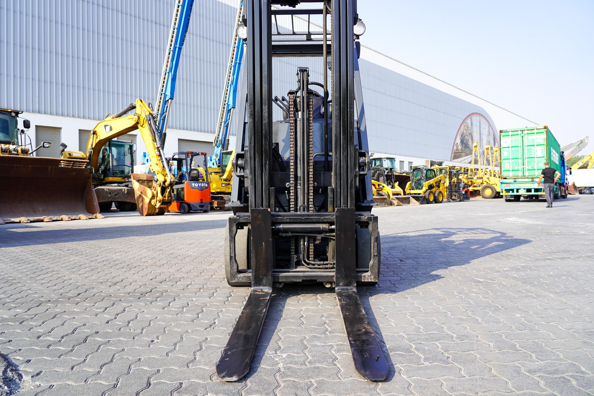 2018 Toyota 8FBCU25 2 Ton 4400 lb Cushion Tire Electric Forklift - Image 9