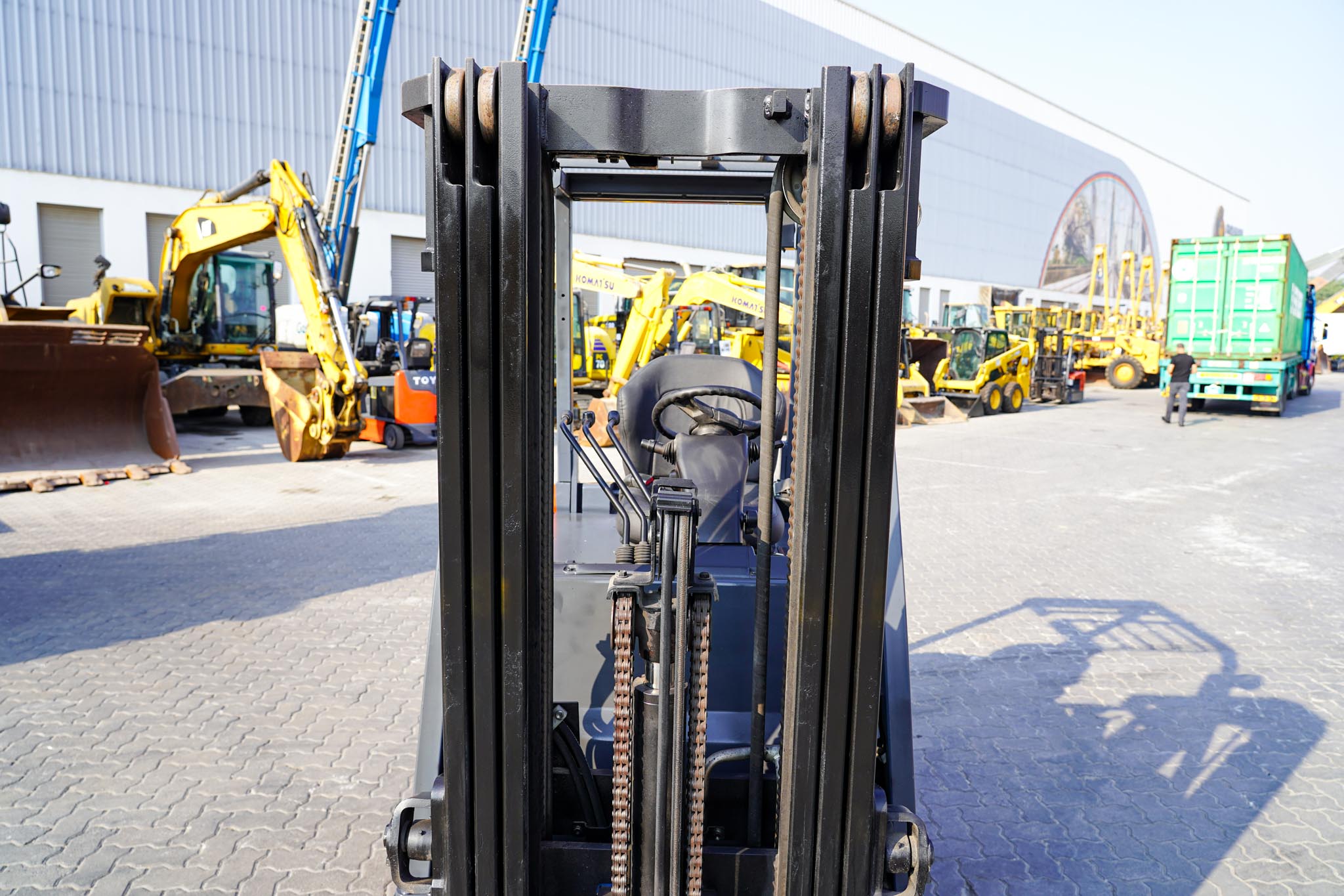 2018 Toyota 8FBCU25 2 Ton 4400 lb Cushion Tire Electric Forklift - Image 10