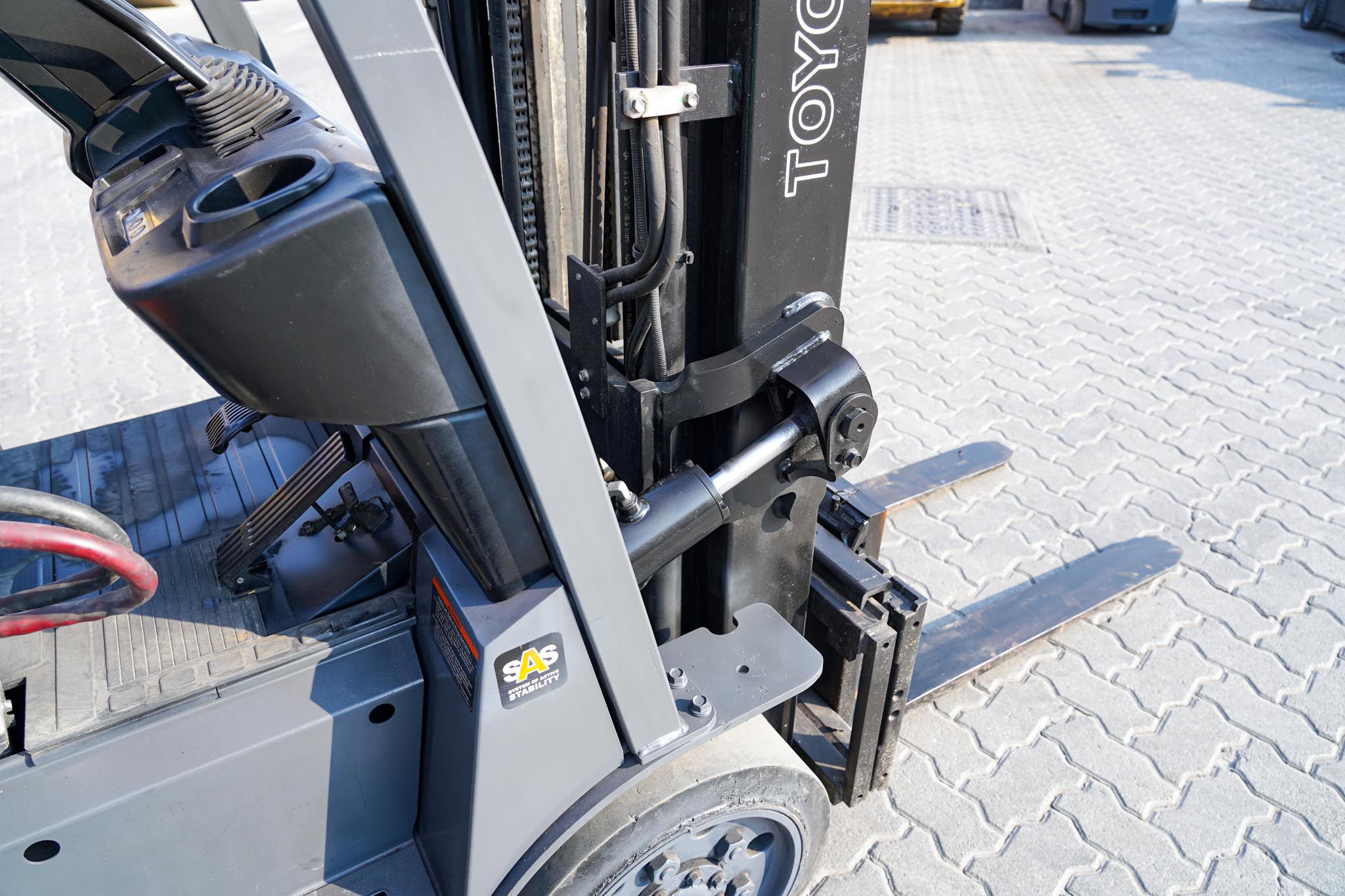 2018 Toyota 8FBCU25 2 Ton 4400 lb Cushion Tire Electric Forklift - Image 12