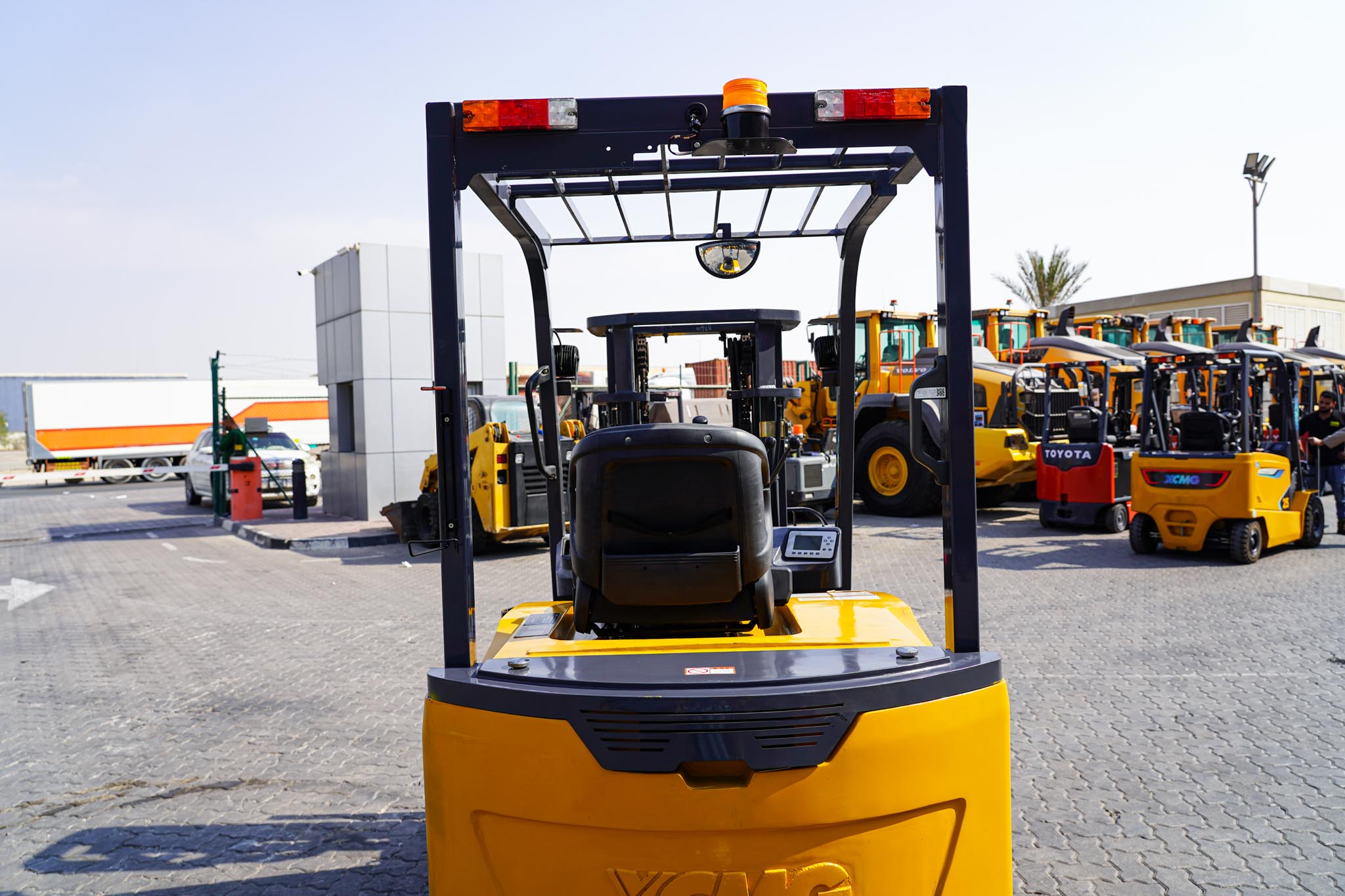 2023 XCMG BP600 3.5 Ton Electric Forklift - Image 15