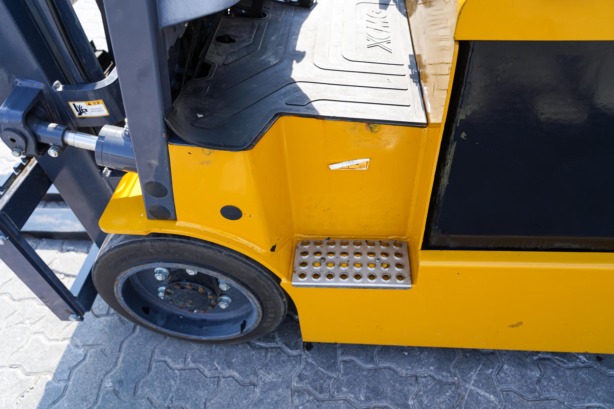 2023 XCMG BP600 3.5 Ton Electric Forklift - Image 18