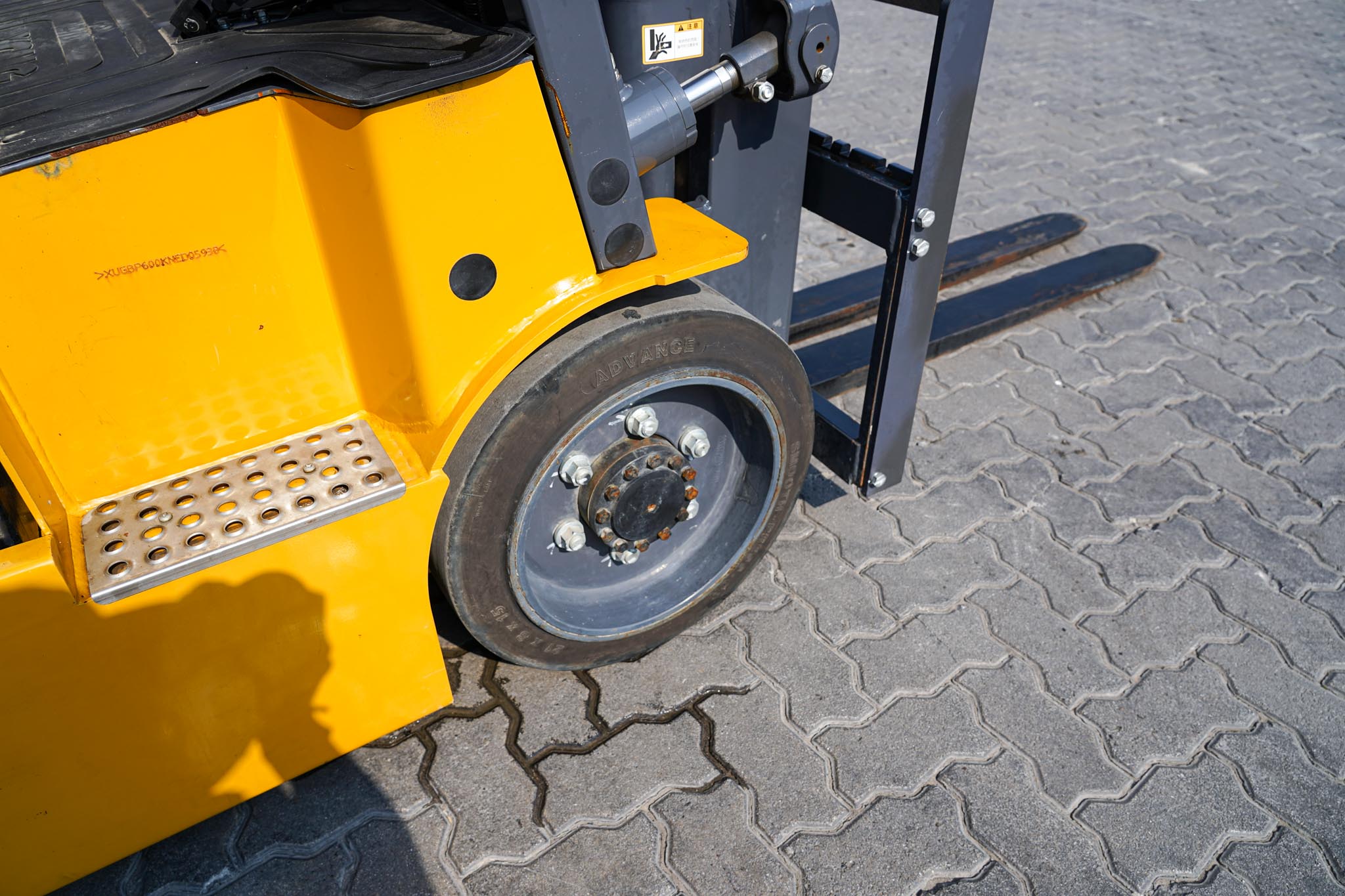 2023 XCMG BP600 3.5 Ton Electric Forklift - Image 11