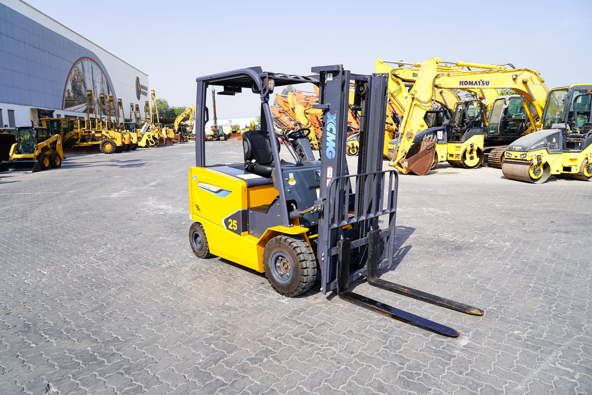 2024 XCMG XCB25-PW6G 2.5 Ton Electric Forklift - Image 2