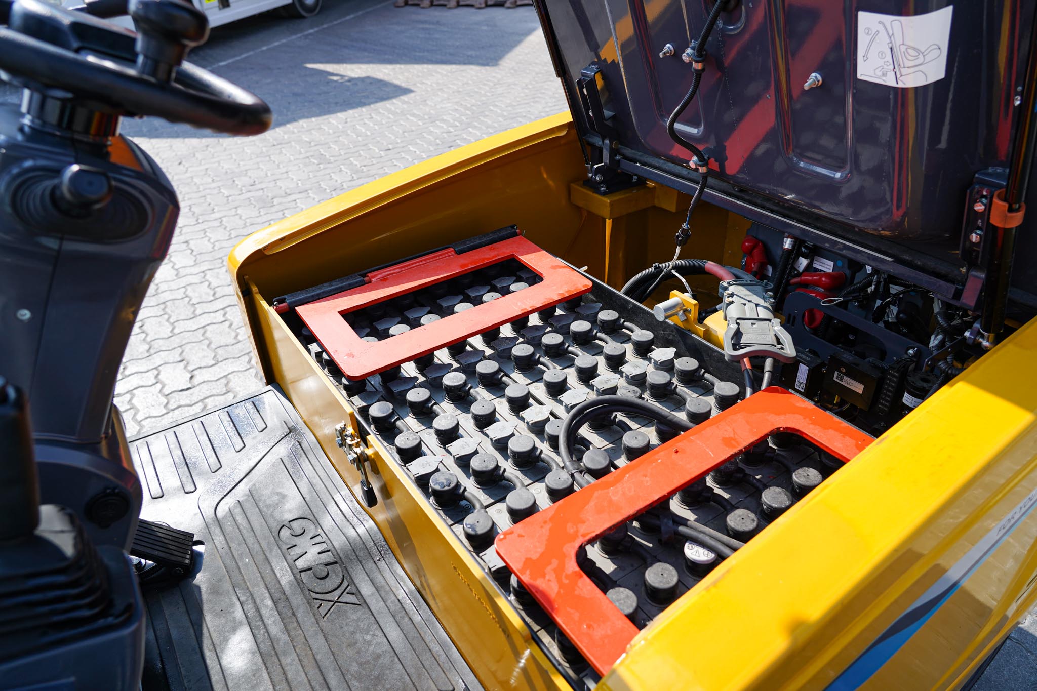 2024 XCMG XCB25-PW6G 2.5 Ton Electric Forklift - Image 30