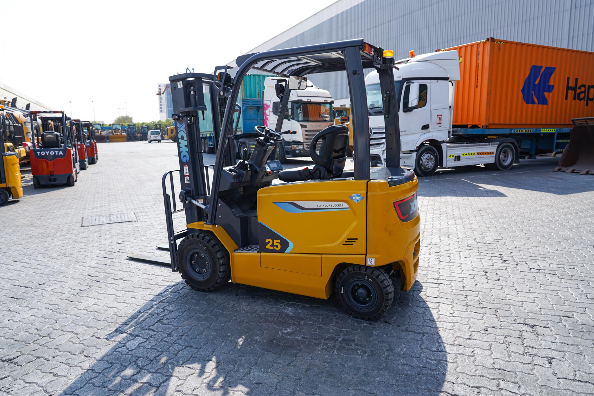 2024 XCMG XCB25-PW6G 2.5 Ton Electric Forklift - Image 4