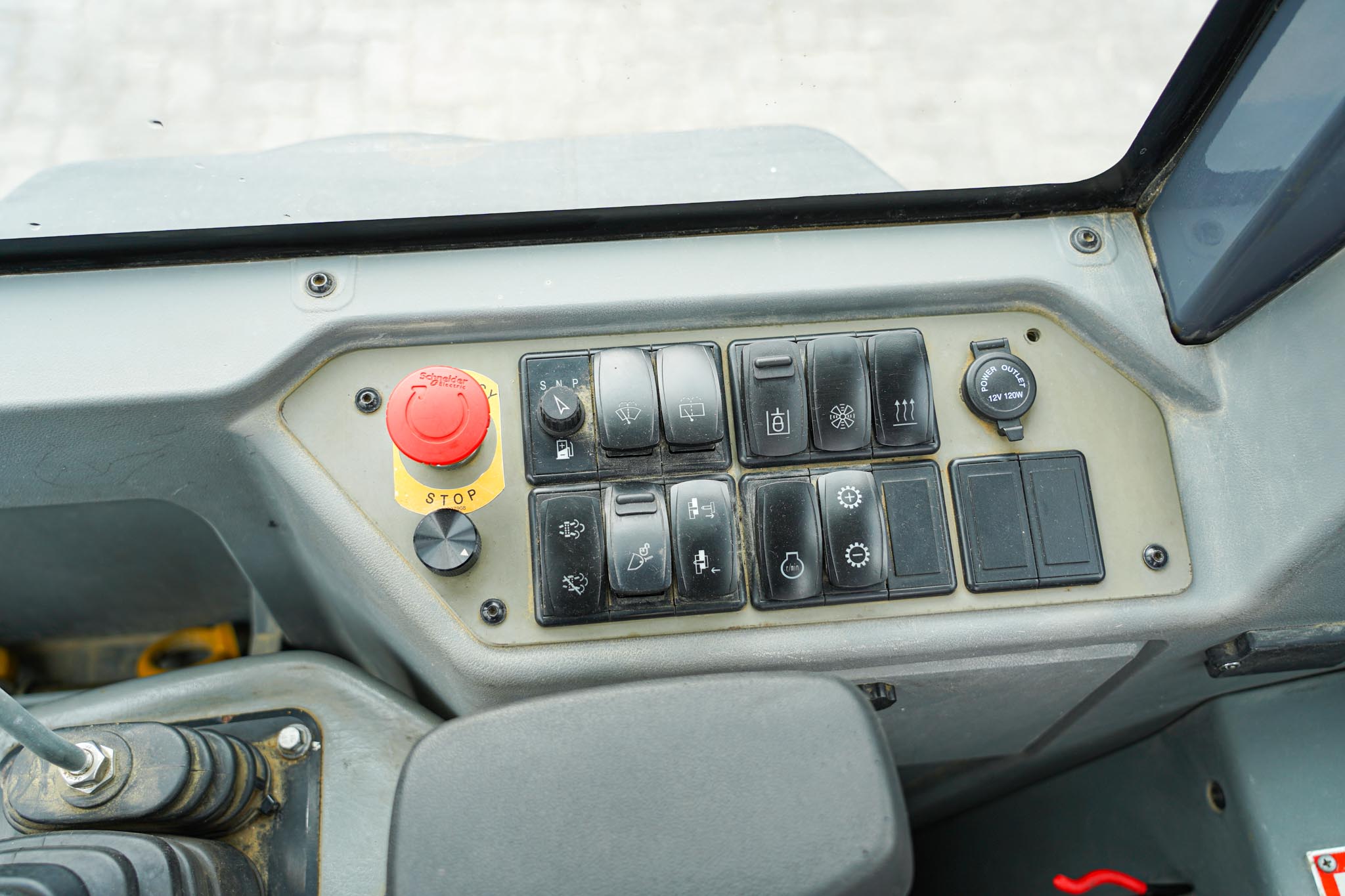 2023 XCMG XC918HST Wheel Loader - Image 25