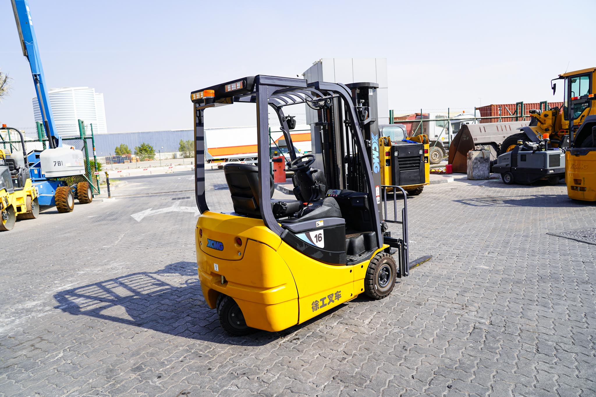 2023 XCMG XVB15-PTW2 1.5 Ton Electric Forklift - Image 4