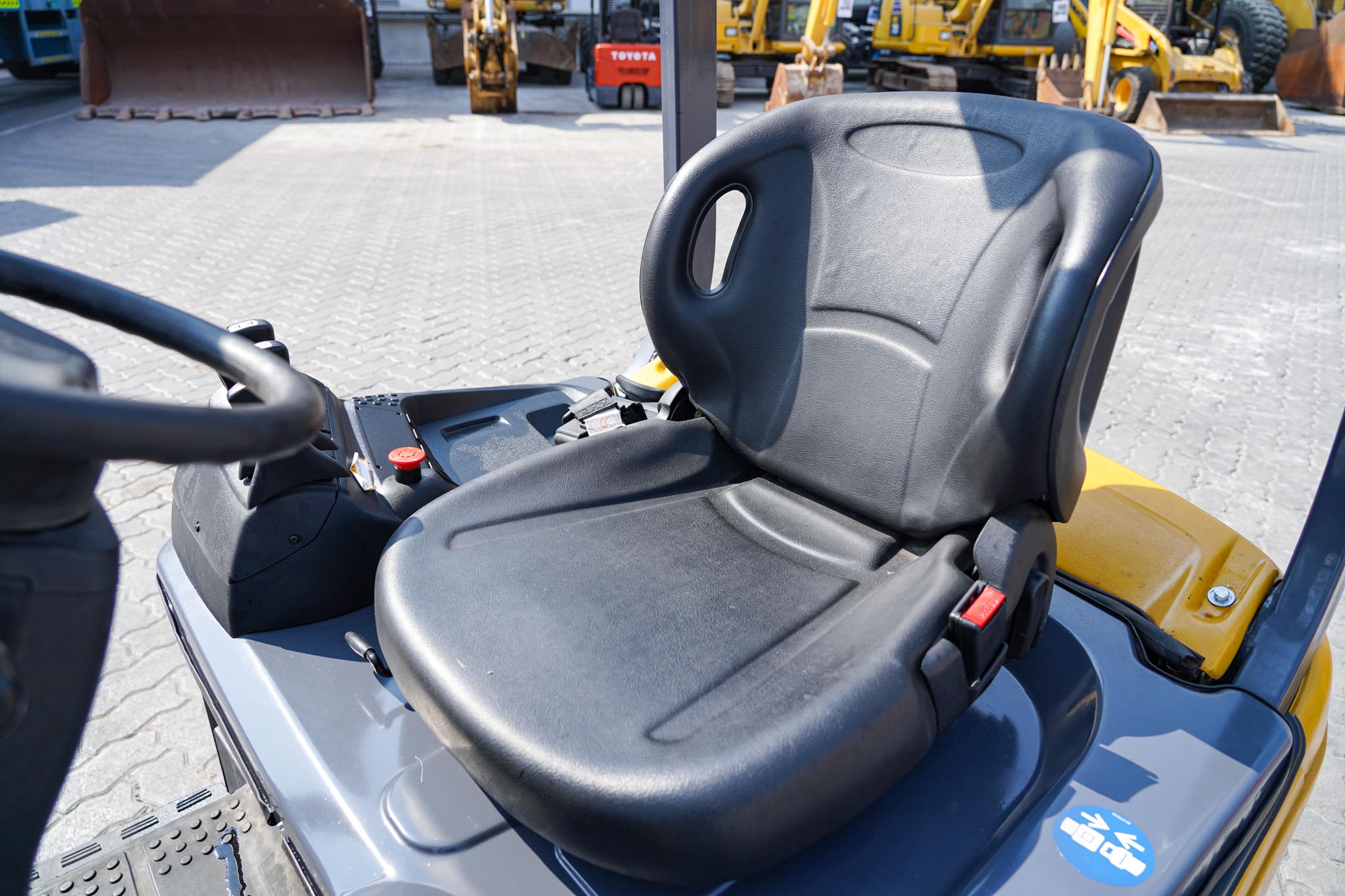 2023 XCMG XVB15-PTW2 1.5 Ton Electric Forklift - Image 18