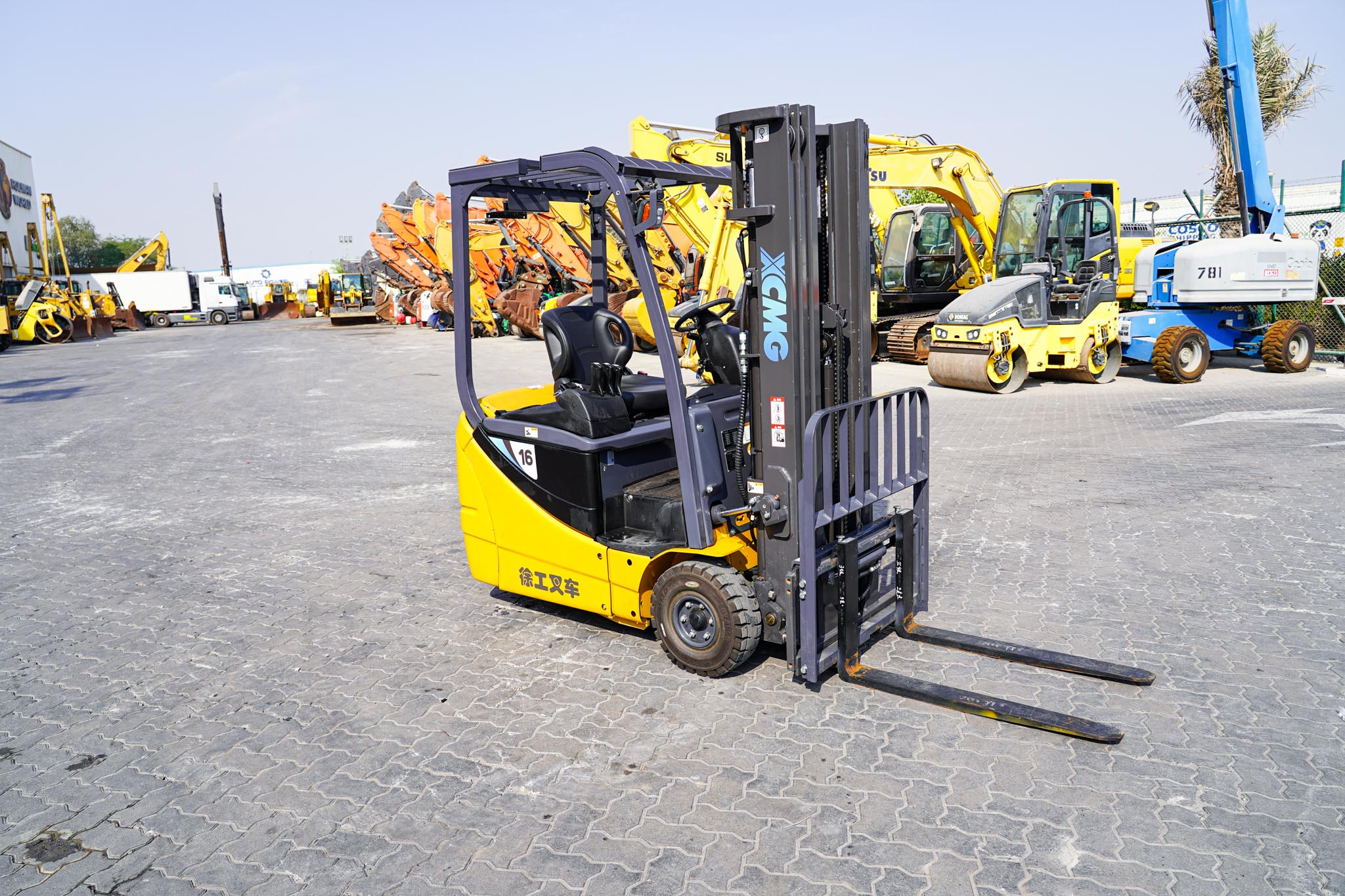 2023 XCMG XVB15-PTW2 1.5 Ton Electric Forklift - Image 3