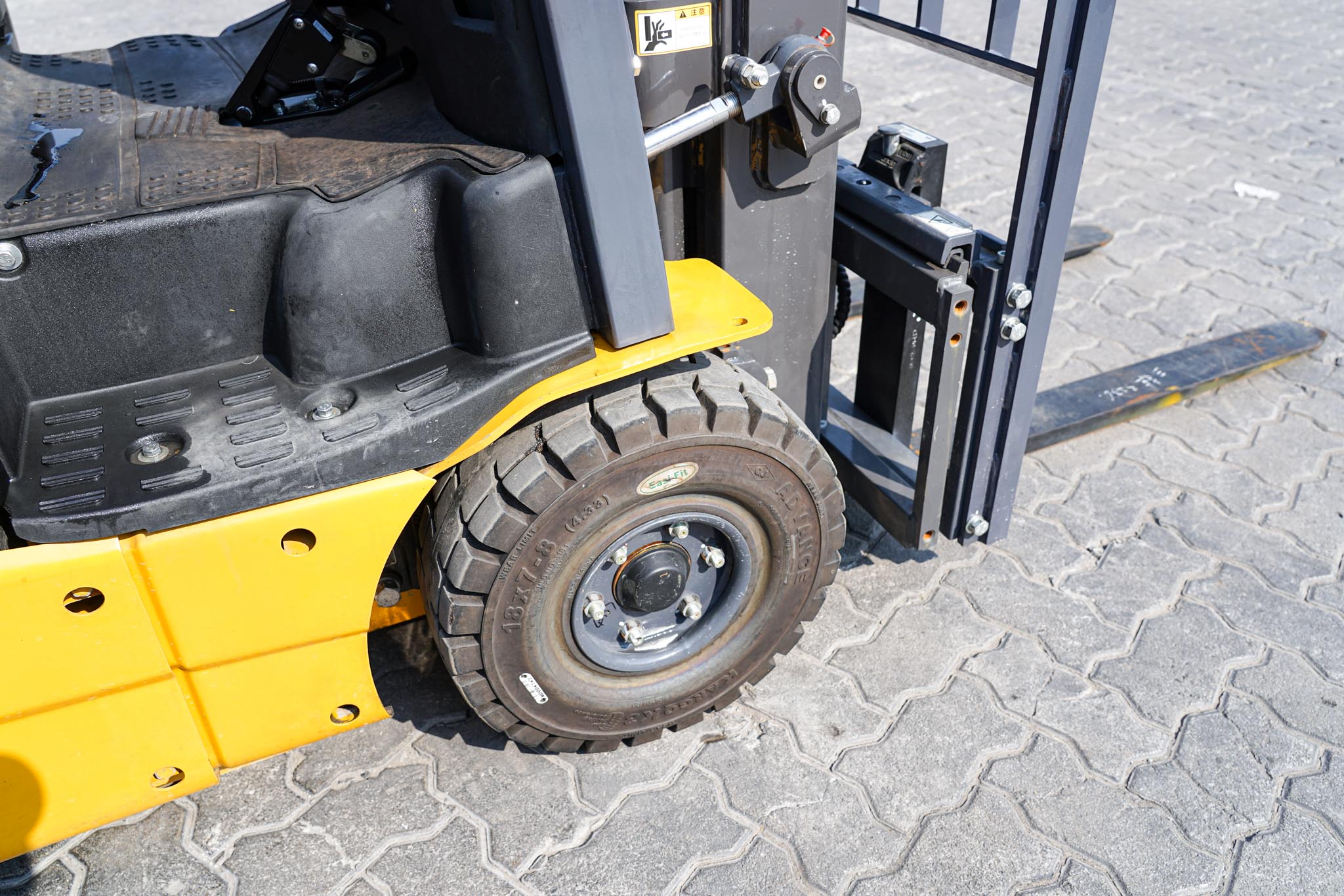 2023 XCMG XVB15-PTW2 1.5 Ton Electric Forklift - Image 10