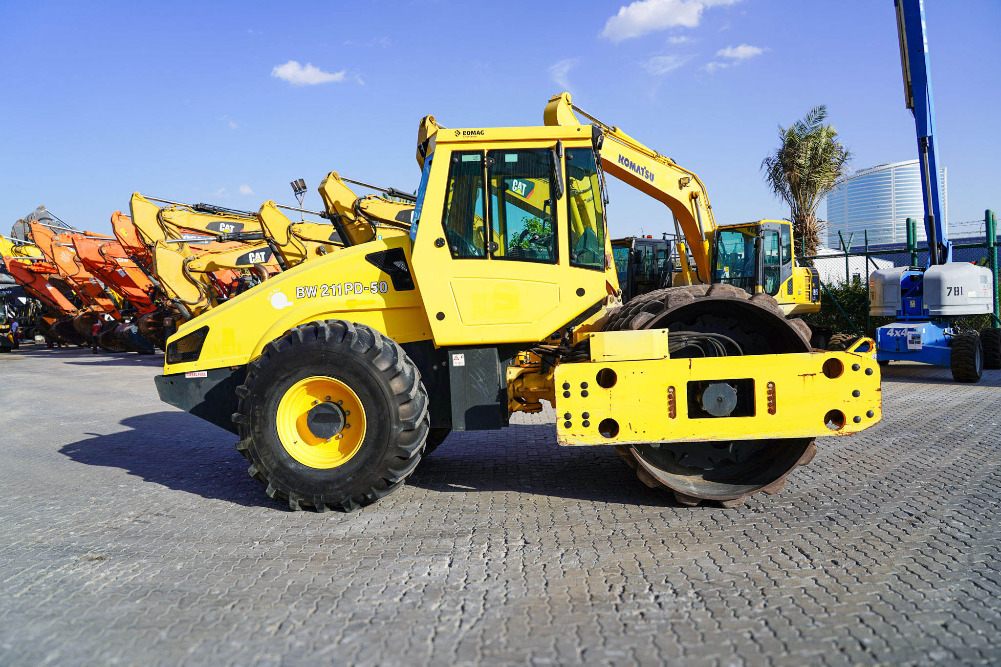 2015 Bomag BW211PD-50 Padfoot Drum Compactor - Image 4