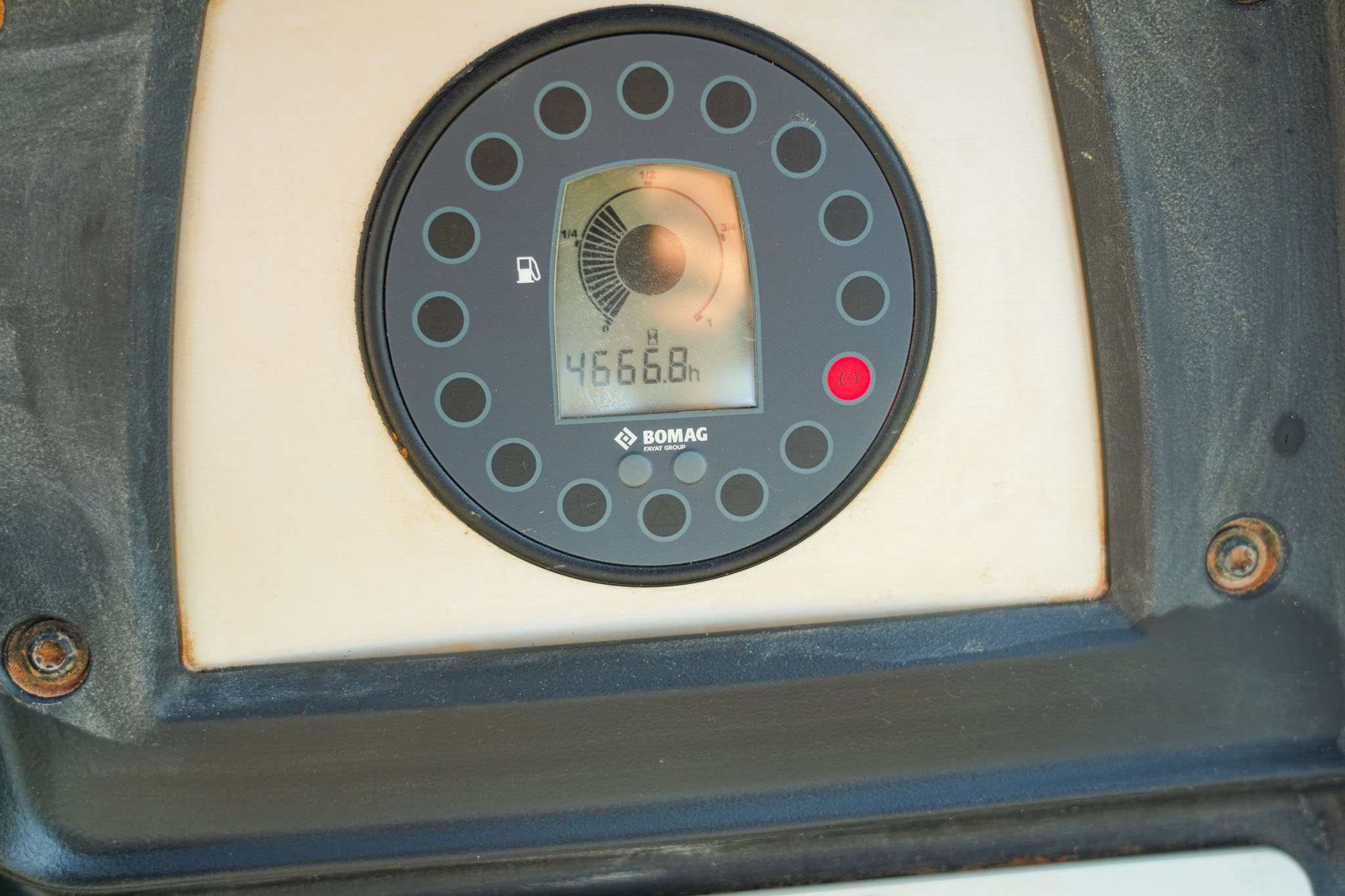 2015 Bomag BW211PD-50 Padfoot Drum Compactor - Image 23