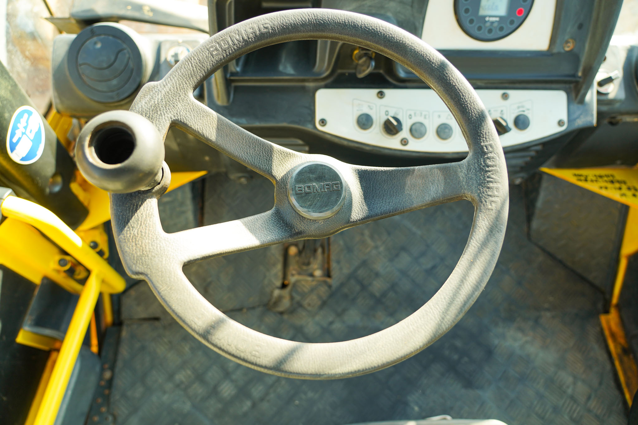 2015 Bomag BW211PD-50 Padfoot Drum Compactor - Image 21