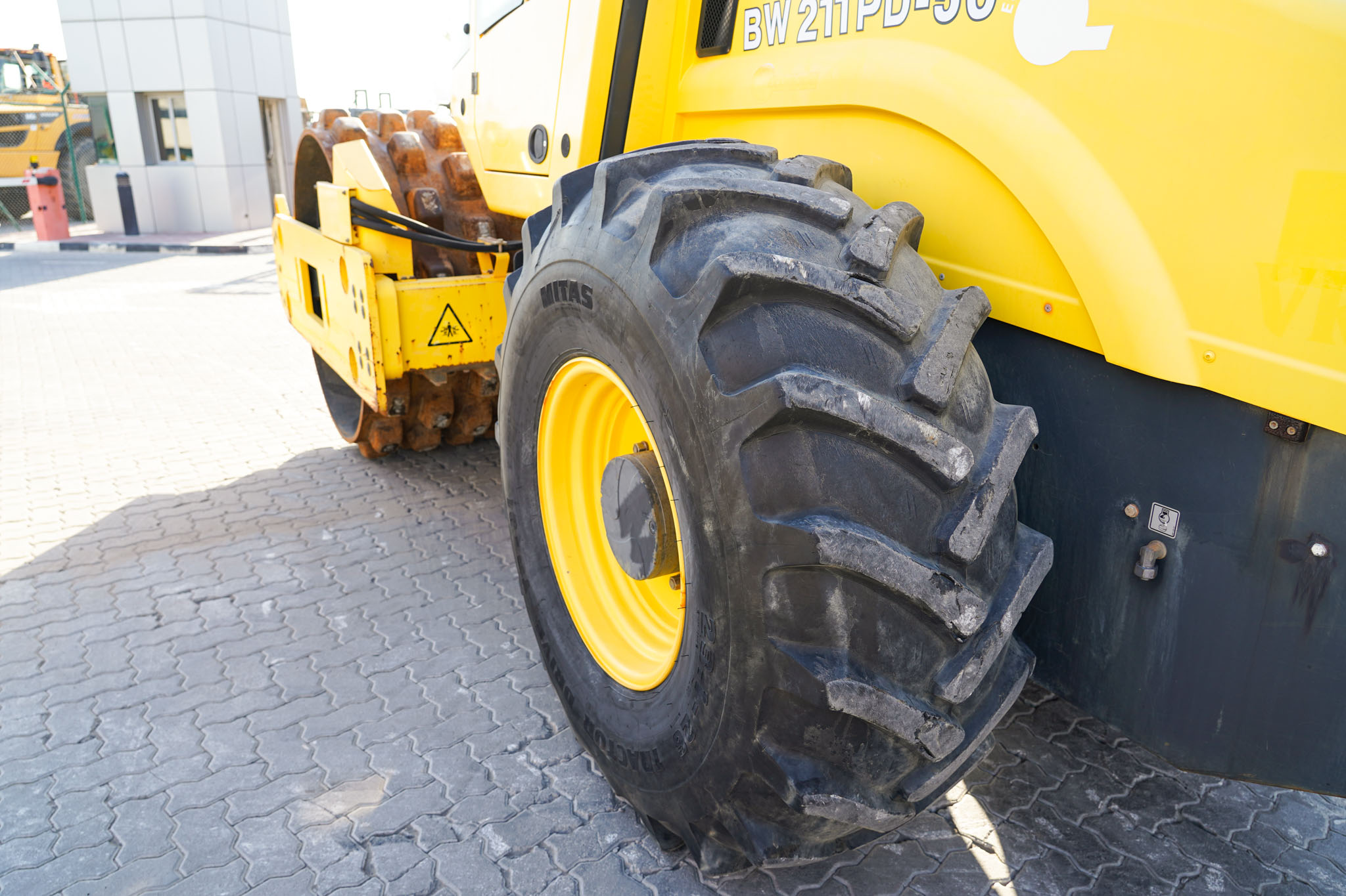 2015 Bomag BW211PD-50 Padfoot Drum Compactor - Image 17
