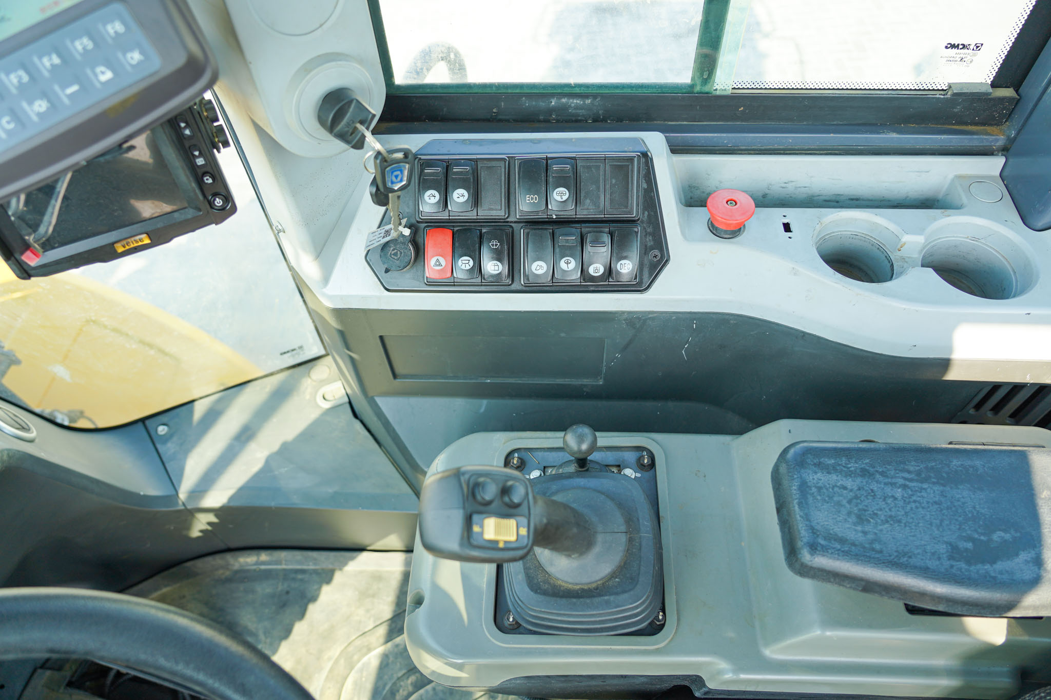 2022 XCMG XC940 Wheel Loader - Image 37