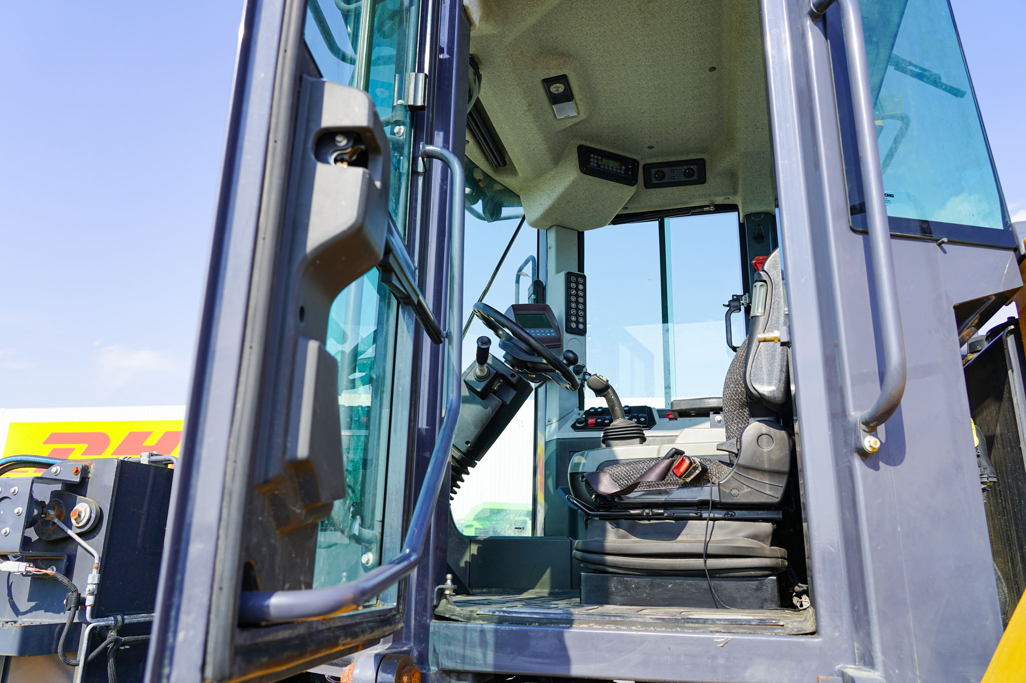 2022 XCMG XC940 Wheel Loader - Image 27