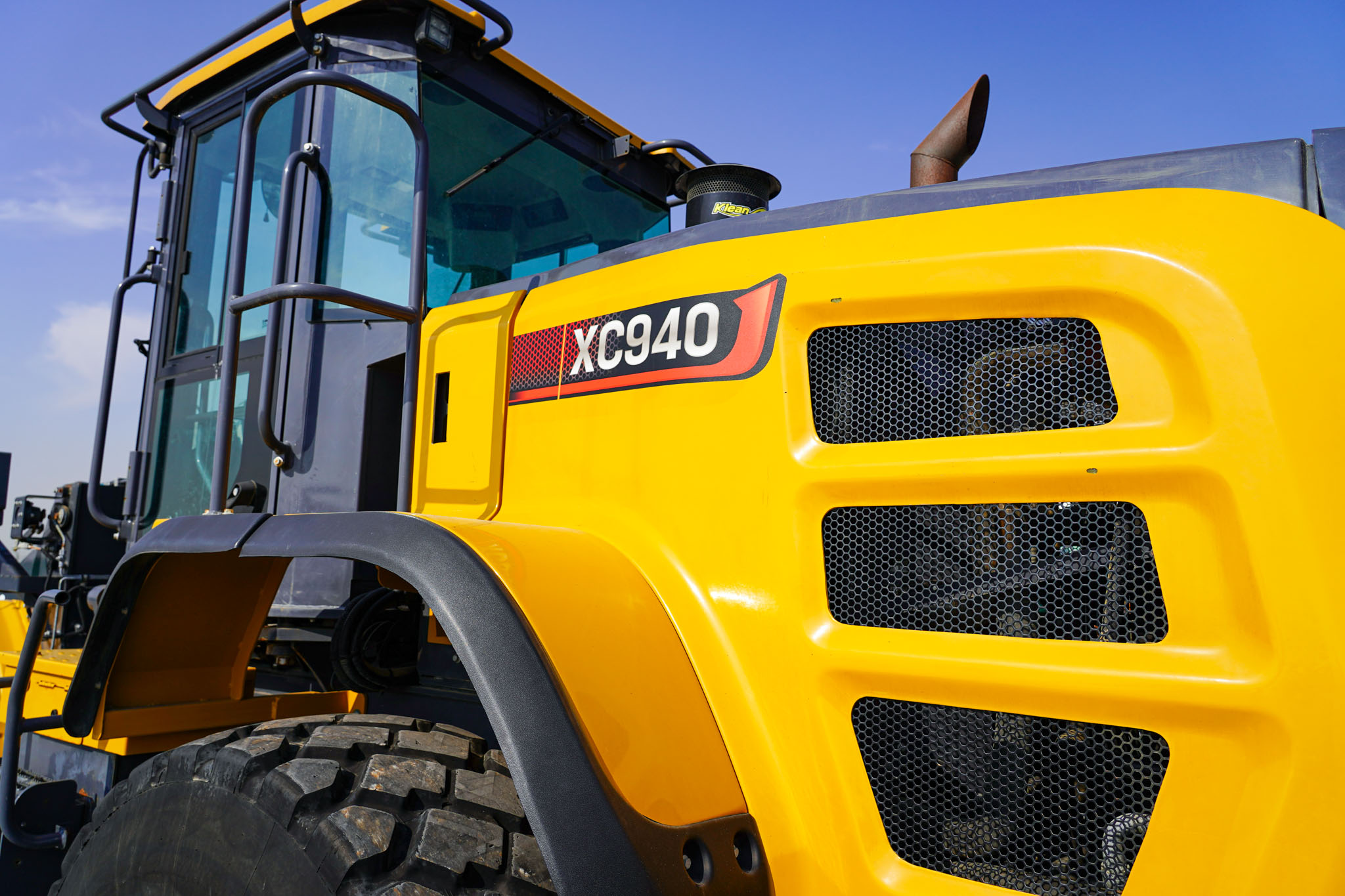 2022 XCMG XC940 Wheel Loader - Image 12