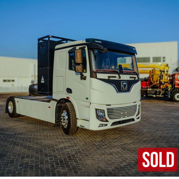 2022 XCMG XGA4183BEVWAA 4x2 Electric Sleeper Truck Tractor