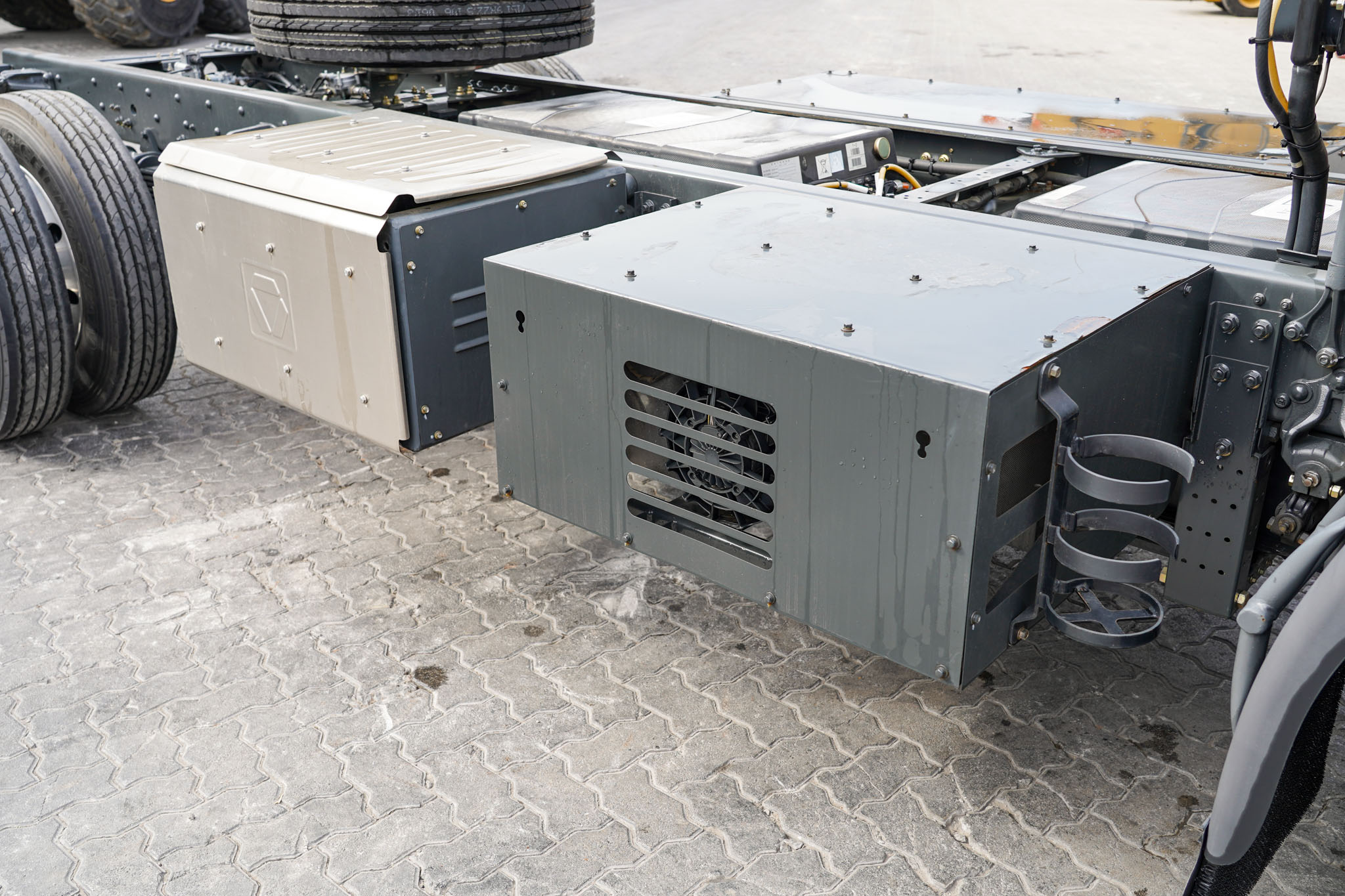 2023 XCMG Truck Head XGA1101BEVXAX 4x2 Electric Cab & Chassis (Unused) - Image 8