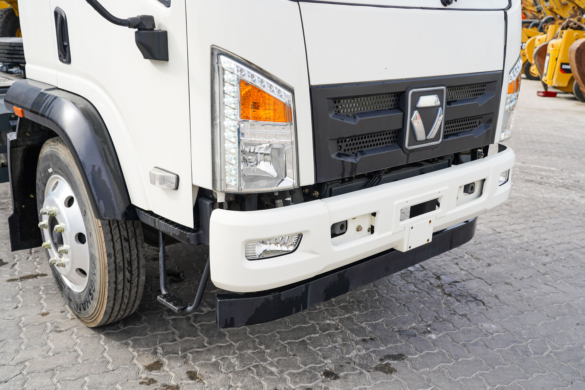 2023 XCMG Truck Head XGA1101BEVXAX 4x2 Electric Cab & Chassis (Unused) - Image 7