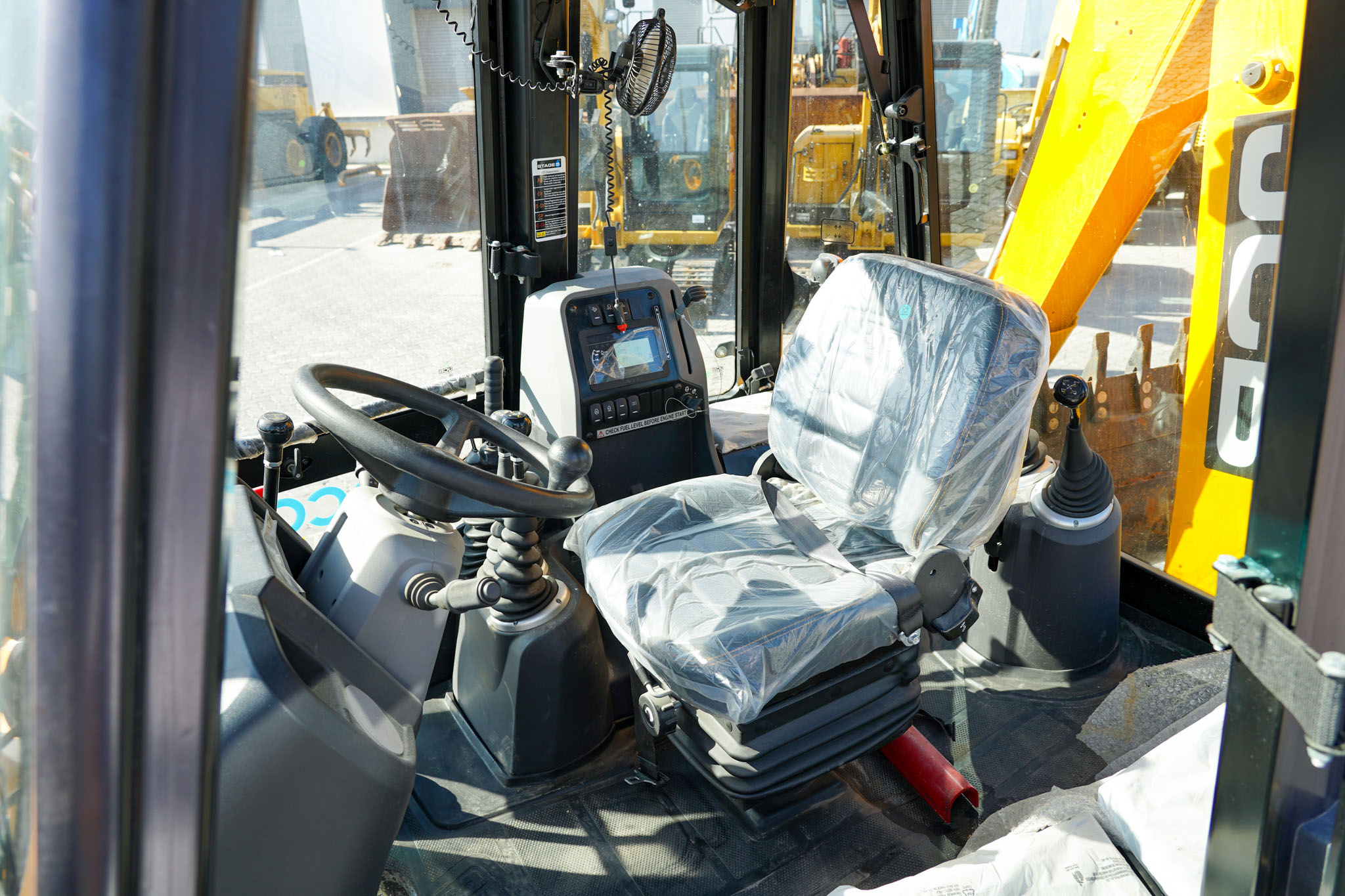 2025 JCB 3DX Plus 4X2 Backhoe Loader (Unused) - Image 28