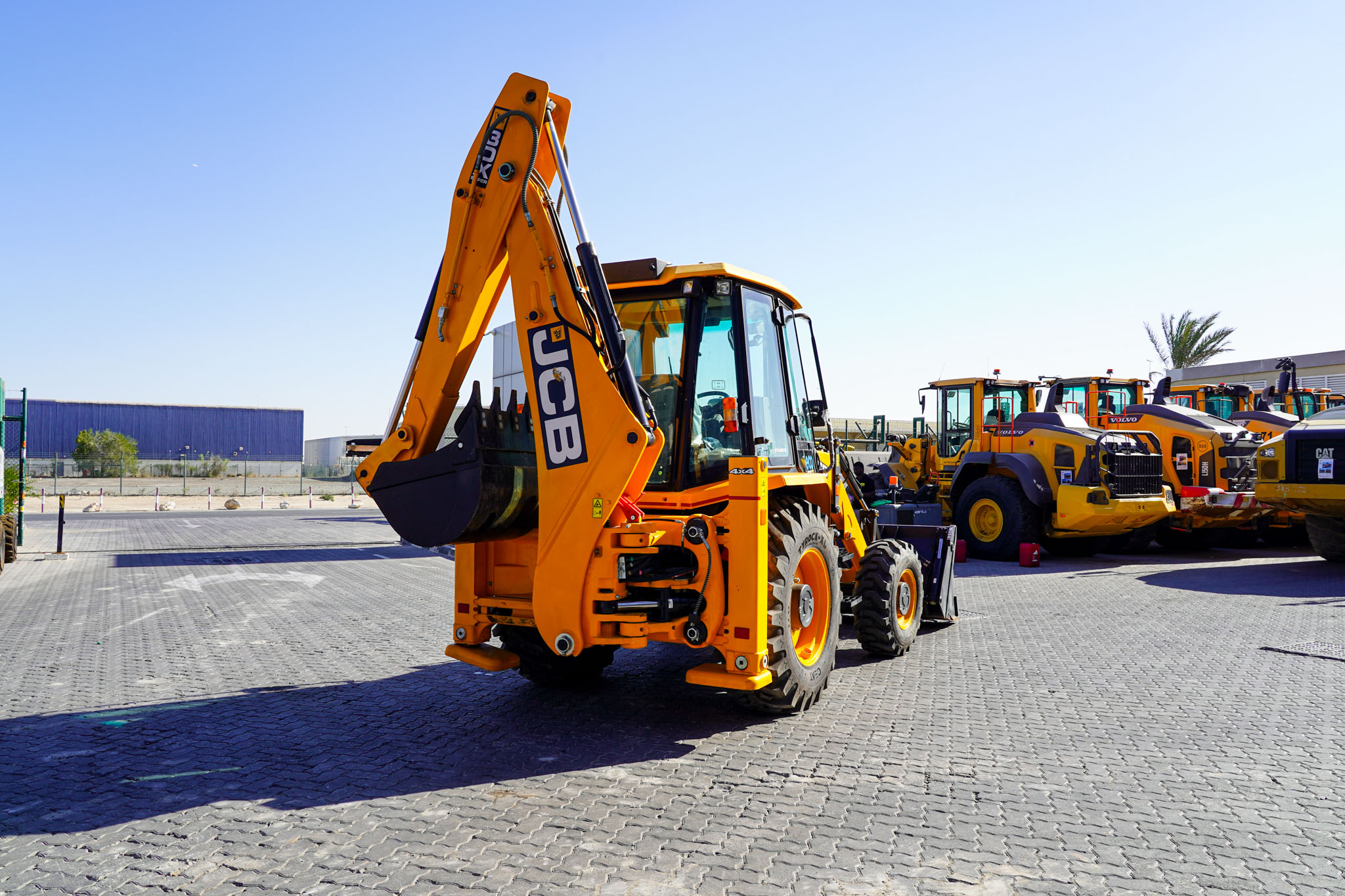 2025 JCB 3DX Super 4X4 Backhoe Loader - Image 7