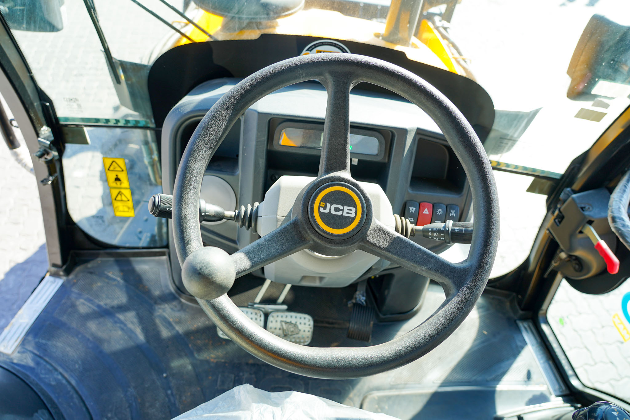 2025 JCB 3DX Super 4X4 Backhoe Loader - Image 26