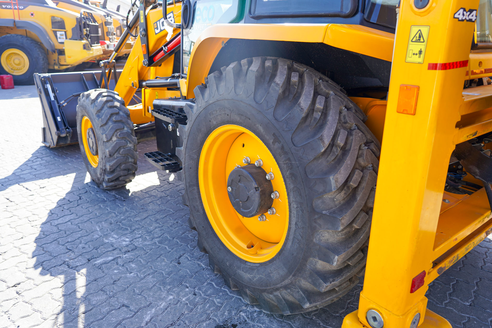 2025 JCB 3DX Super 4X4 Backhoe Loader - Image 20