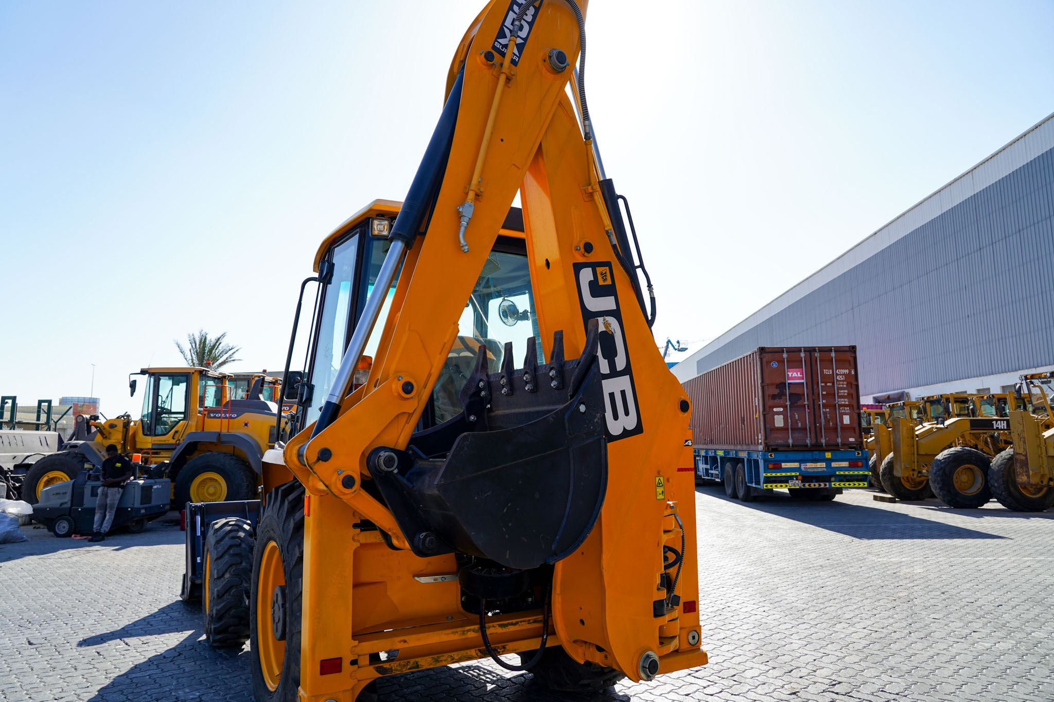 2025 JCB 3DX Super 4X4 Backhoe Loader - Image 12