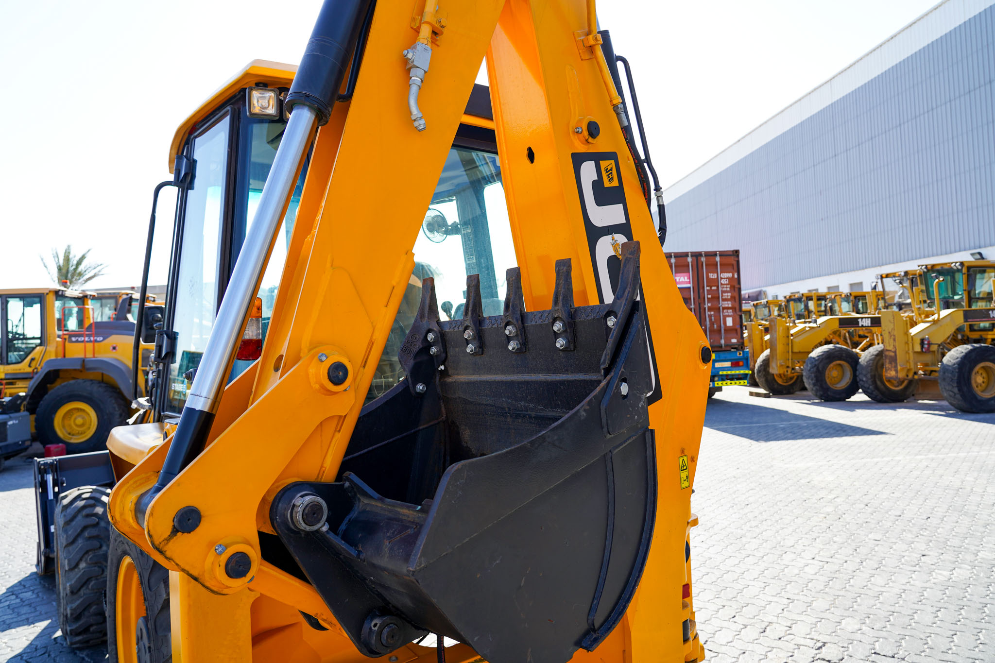 2025 JCB 3DX Super 4X4 Backhoe Loader - Image 13