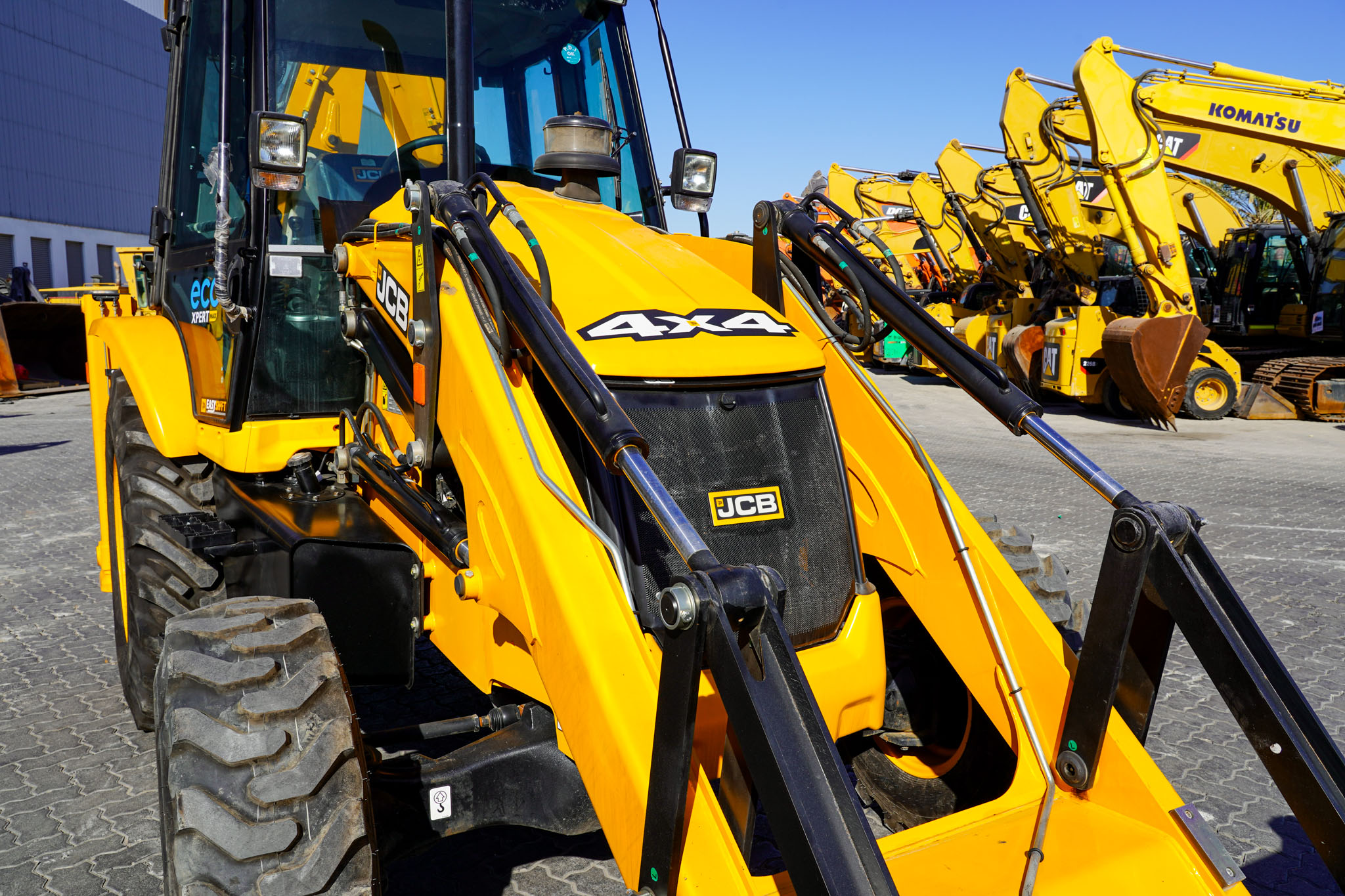 2025 JCB 3DX Super 4X4 Backhoe Loader - Image 16