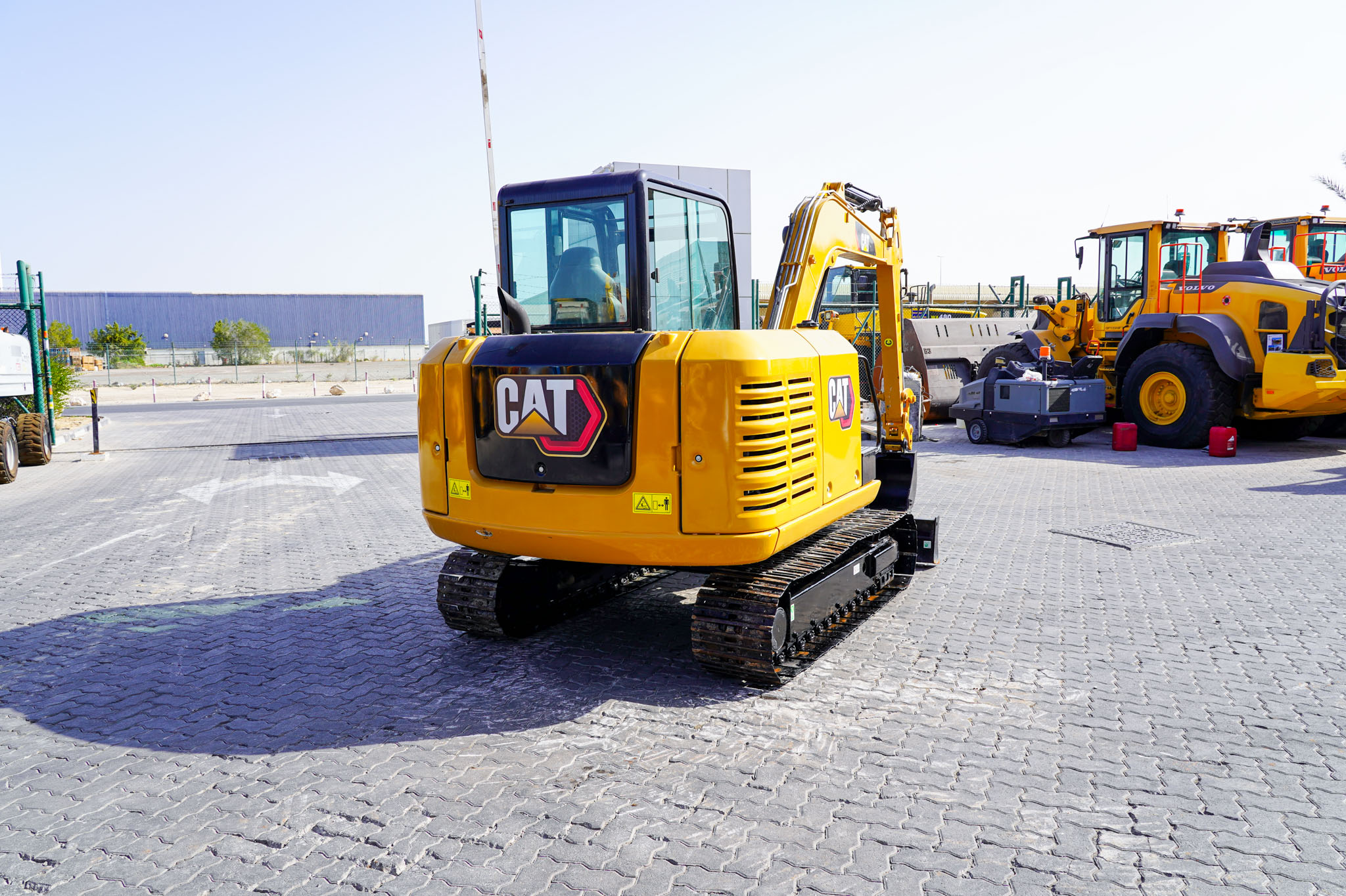 2021 CAT 305.5 E2 Mini Tracked Excavator - Image 5