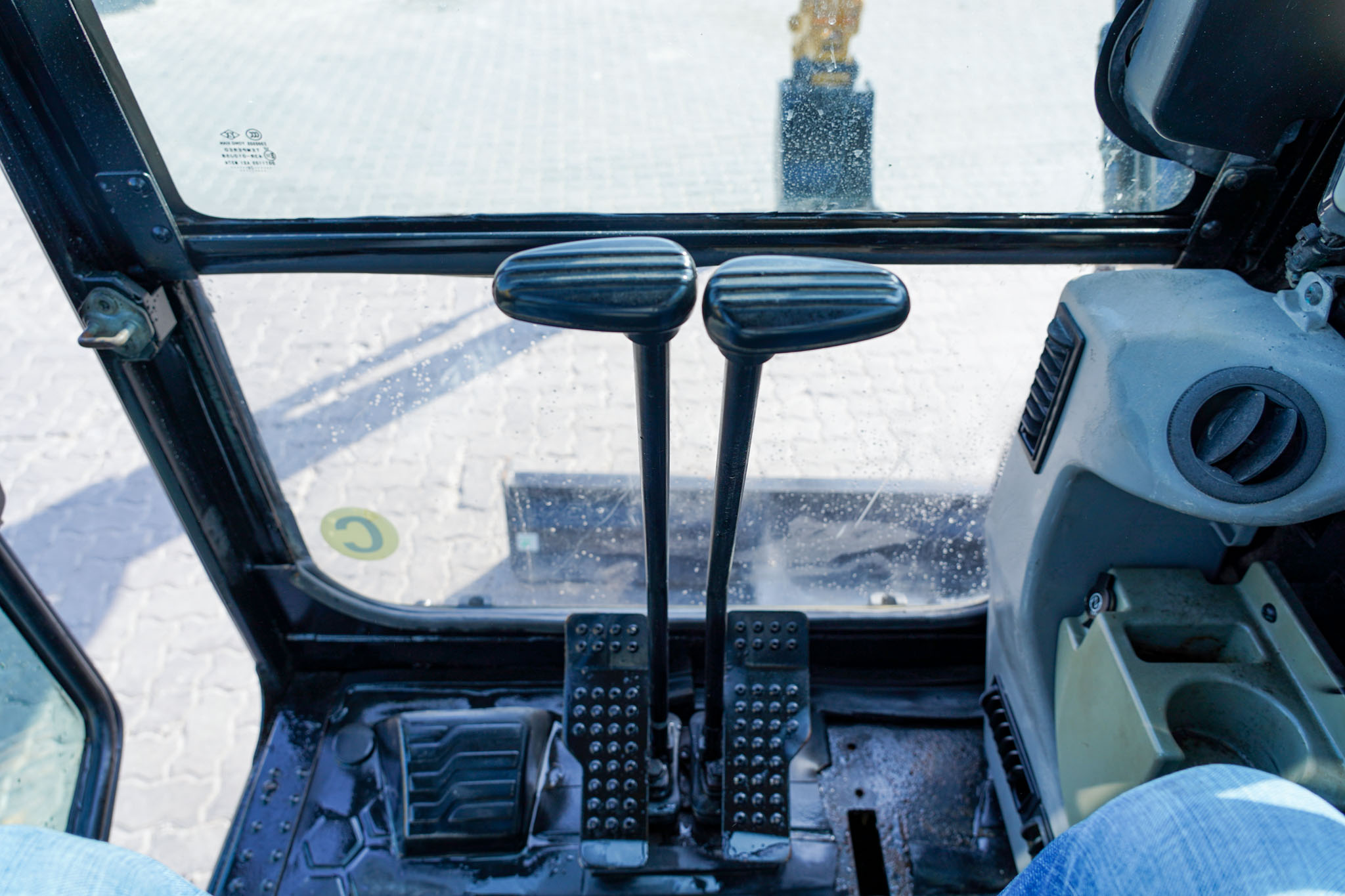 2021 CAT 305.5 E2 Mini Tracked Excavator - Image 25