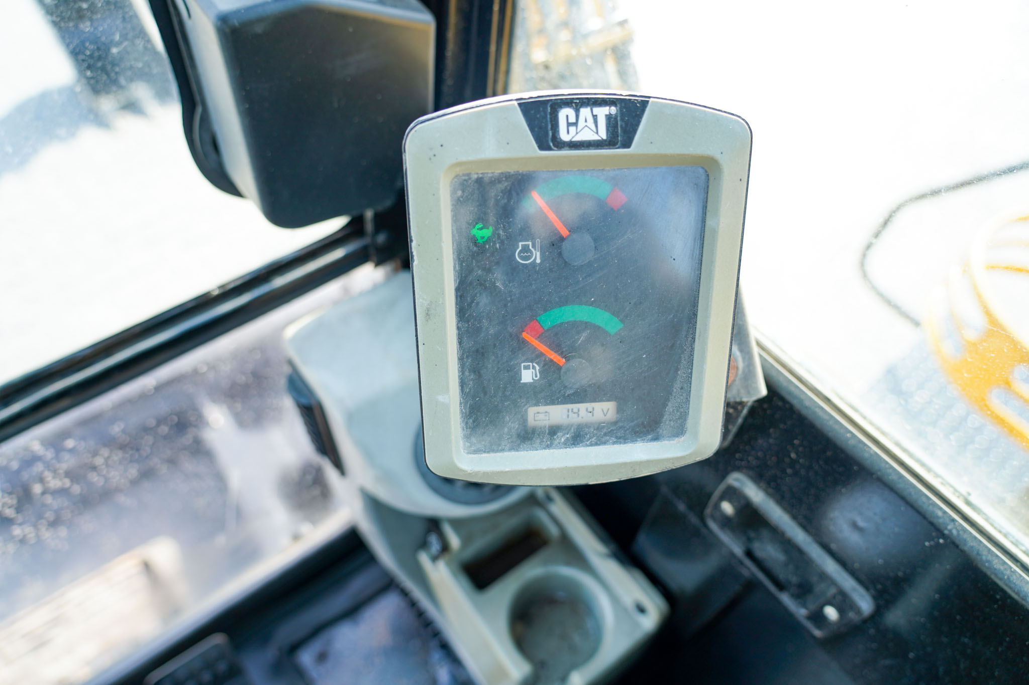 2021 CAT 305.5 E2 Mini Tracked Excavator - Image 27